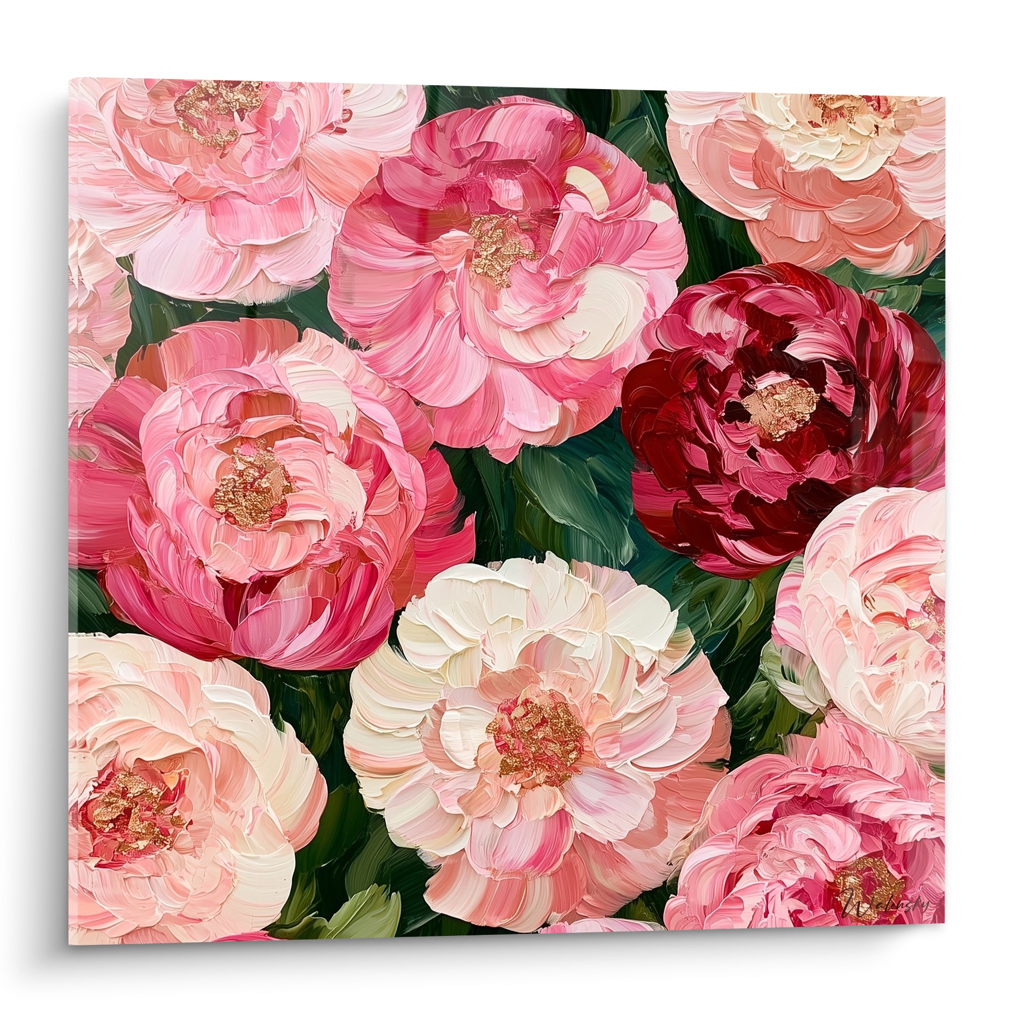 Pivoines roses, bordeaux et crème aux cœurs dorés en larges empâtements sur fond vert sombre
