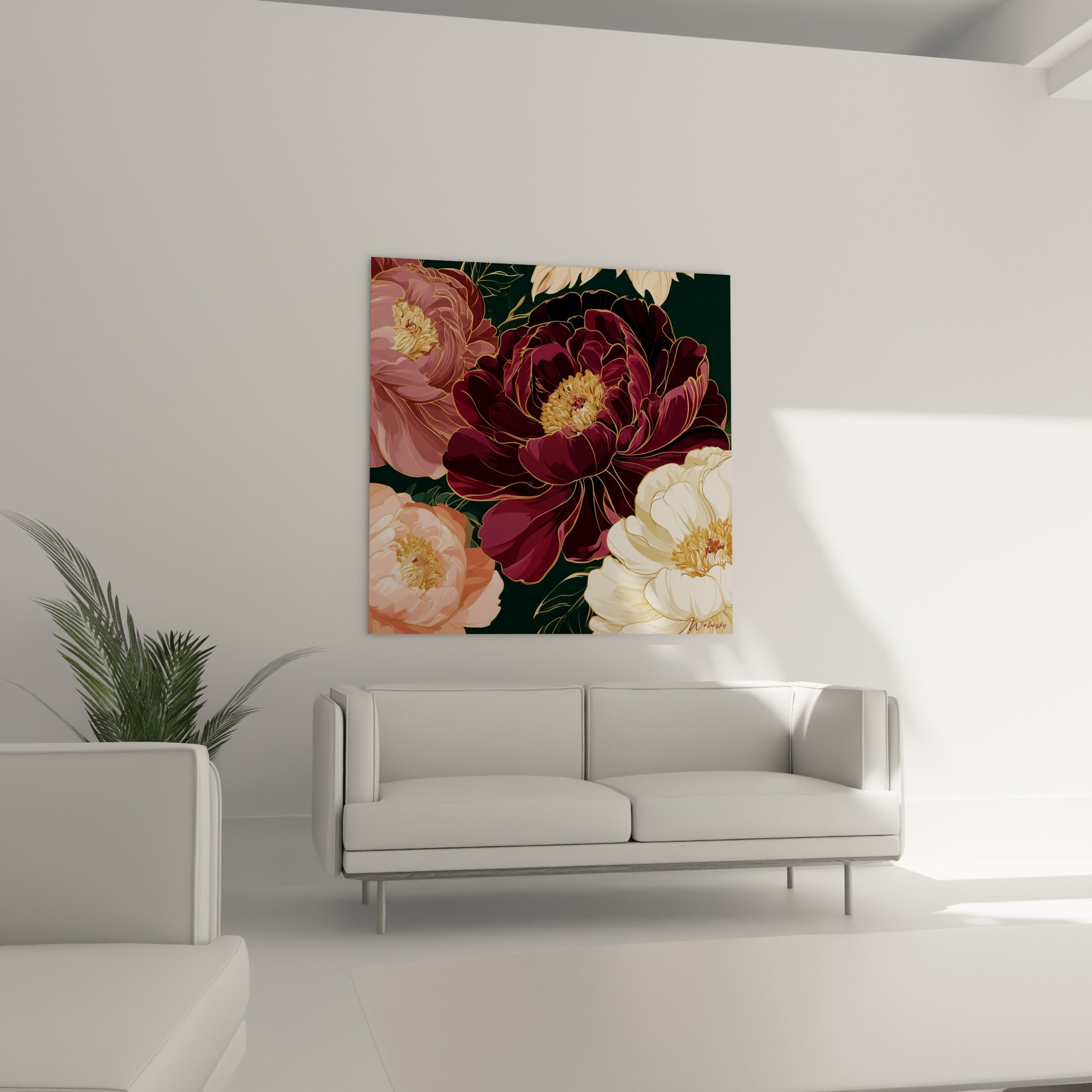 Fleurs de pivoine saumon et bordeaux aux liserés dorés au-dessus d'un canapé dans un salon lumineux