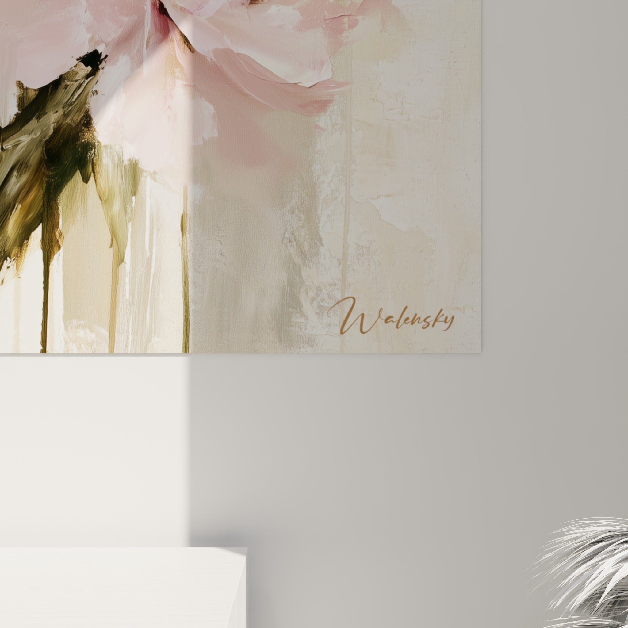 Empâtements roses et coulures beiges de la peinture révélant le grain et la matière du tableau pivoine