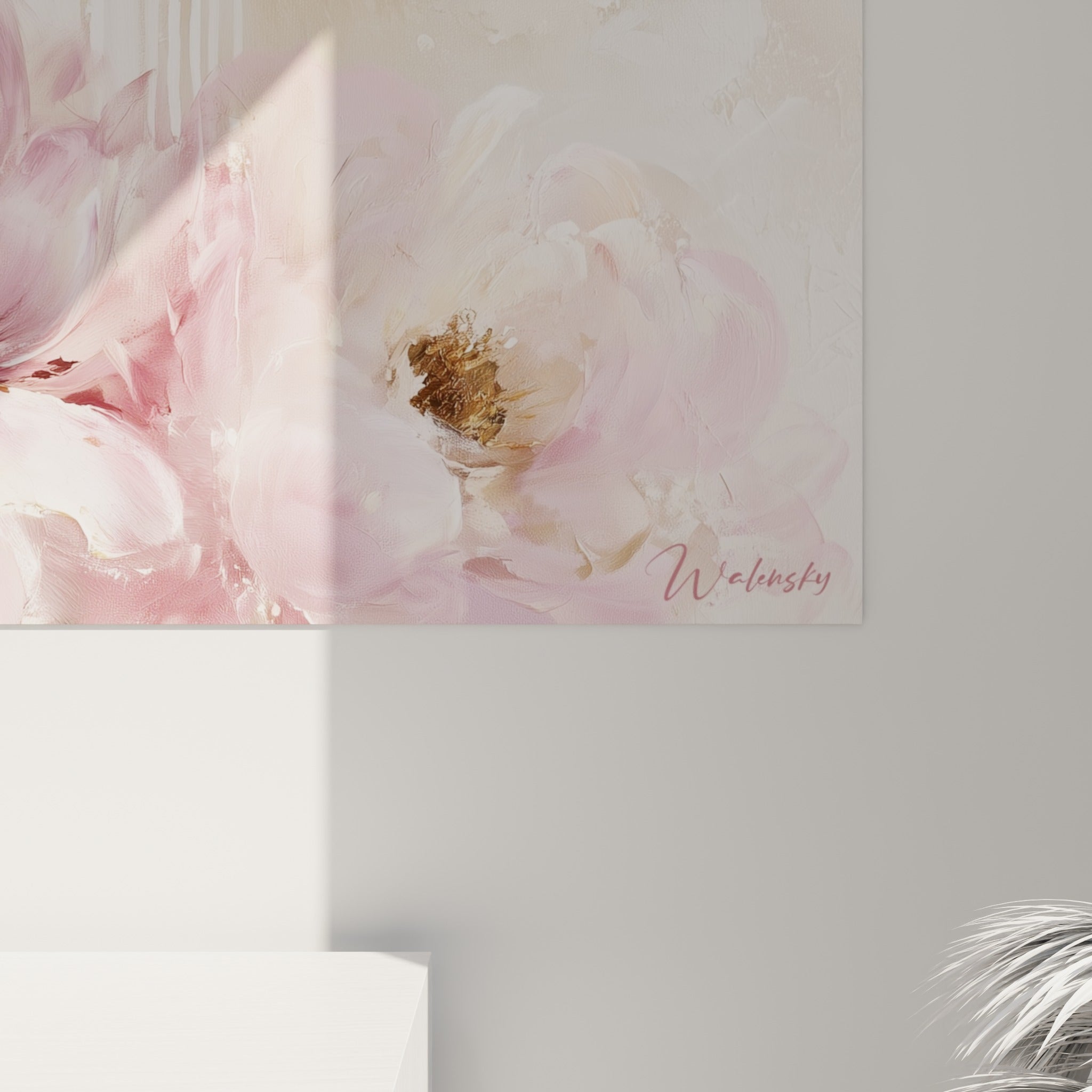Empâtements roses et blancs de la pivoine révélant le grain épais et les coulures beige de la toile