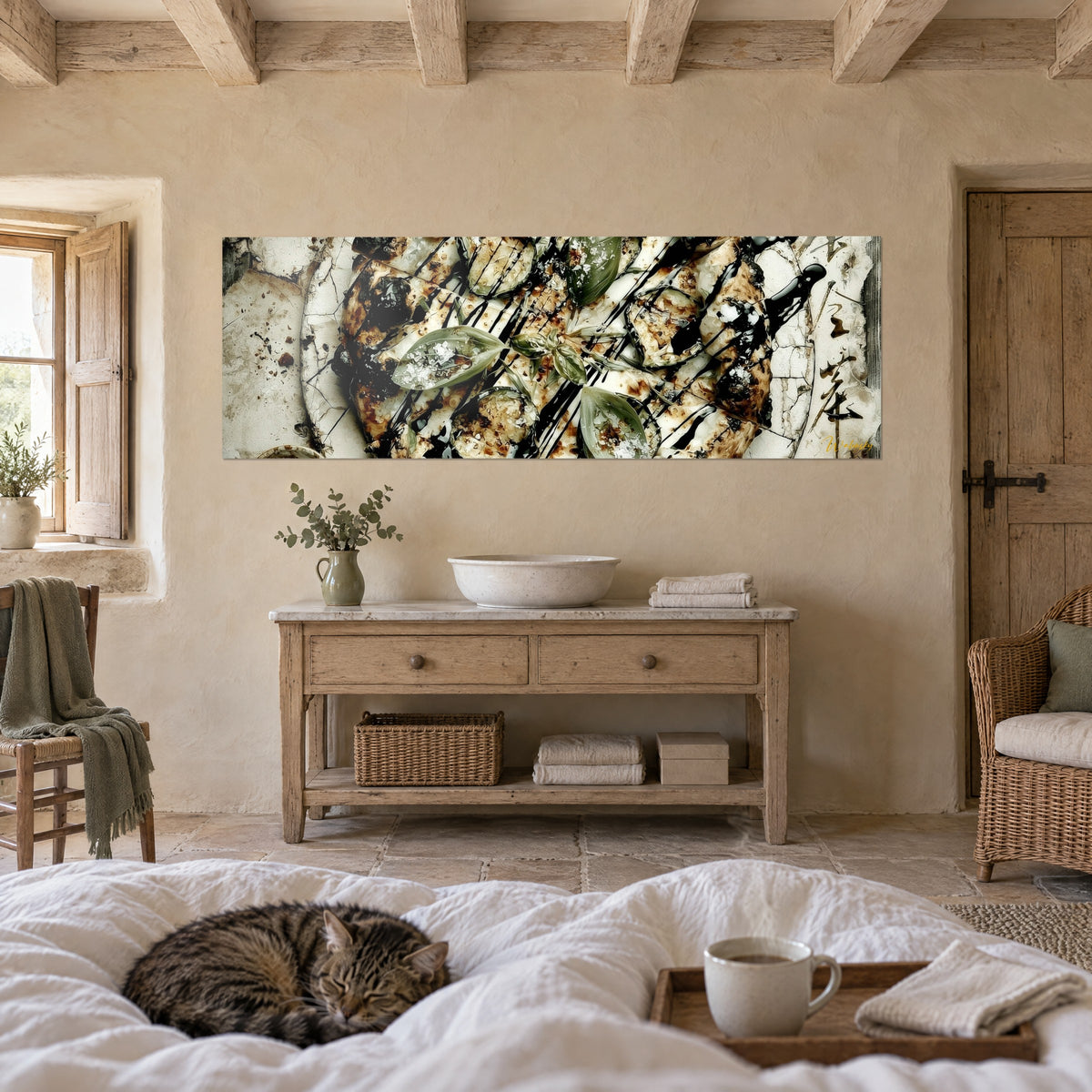 Quadro pasta dorata striata di aceto balsamico nero, foglie verde pallido, sopra un letto in una camera luminosa, gatto tigrato