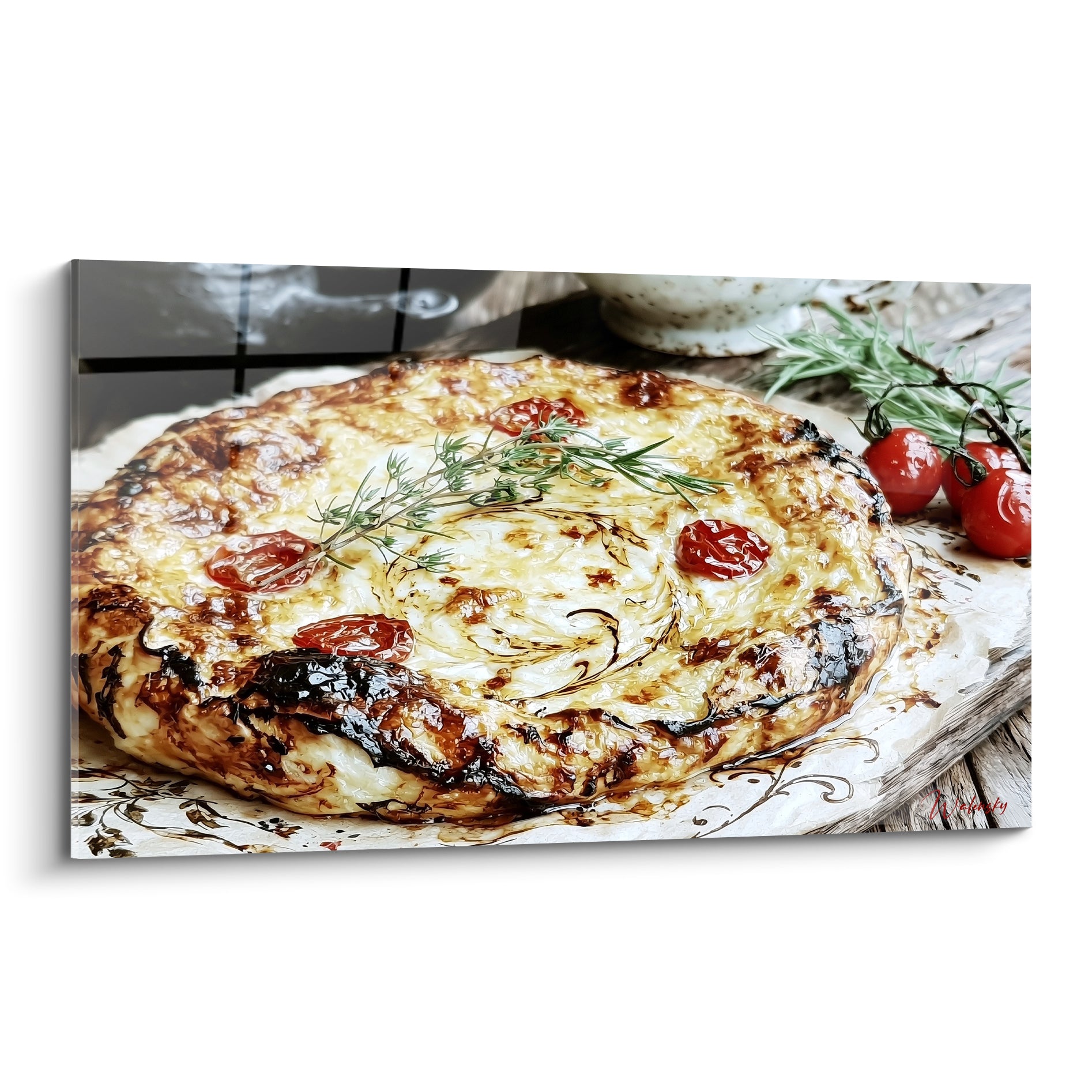Pizza dorée aux tomates cerises rouges et romarin vert, croûte brune gratinée sur planche de bois