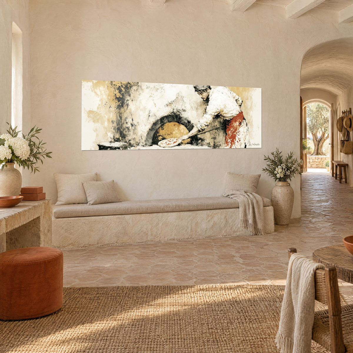 Tableau boulanger de pizzas enfournant sa pâte, tablier rouge et voile ocre dorée sur blanc, en vue de trois-quarts dans un mas provençal