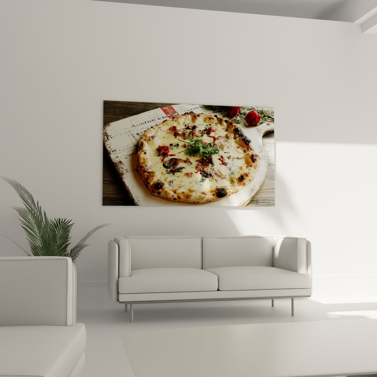Herbes vertes et tomates rouges sur pizza dorée, au-dessus d'un canapé dans un salon lumineux