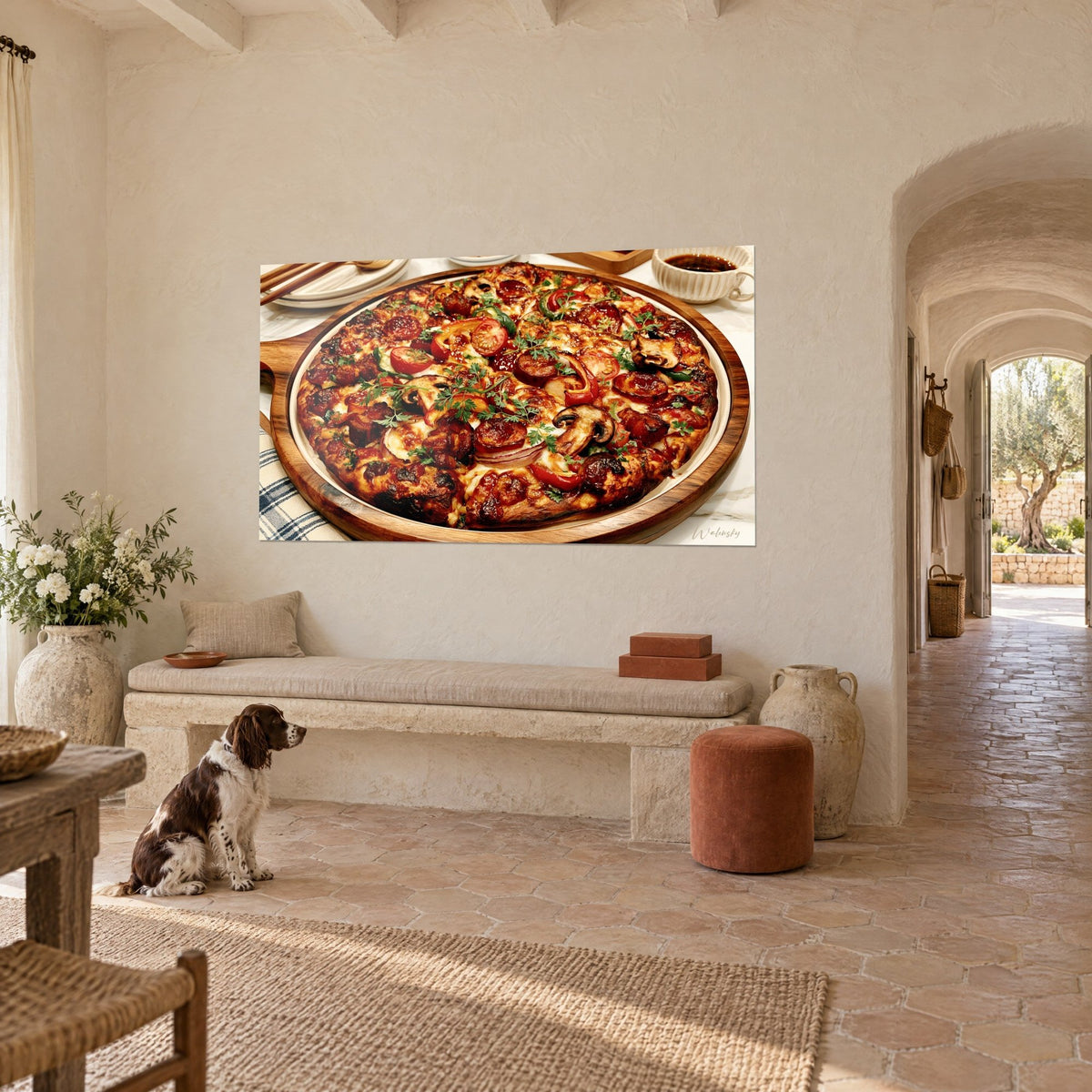 Schilderij gouden pizzadeeg, rode kerstomaten en verse peterselie, crèmekleurige muur, zittende spaniël, Provençaals boerderijtje