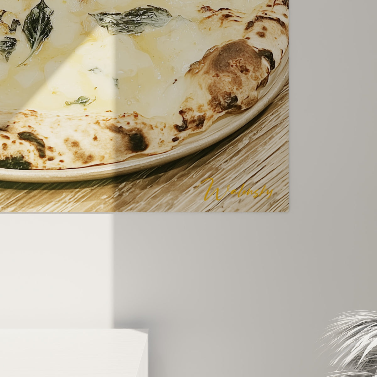 Texture grainée de la croûte brune et coulures de fromage crème visibles en gros plan sur la toile.