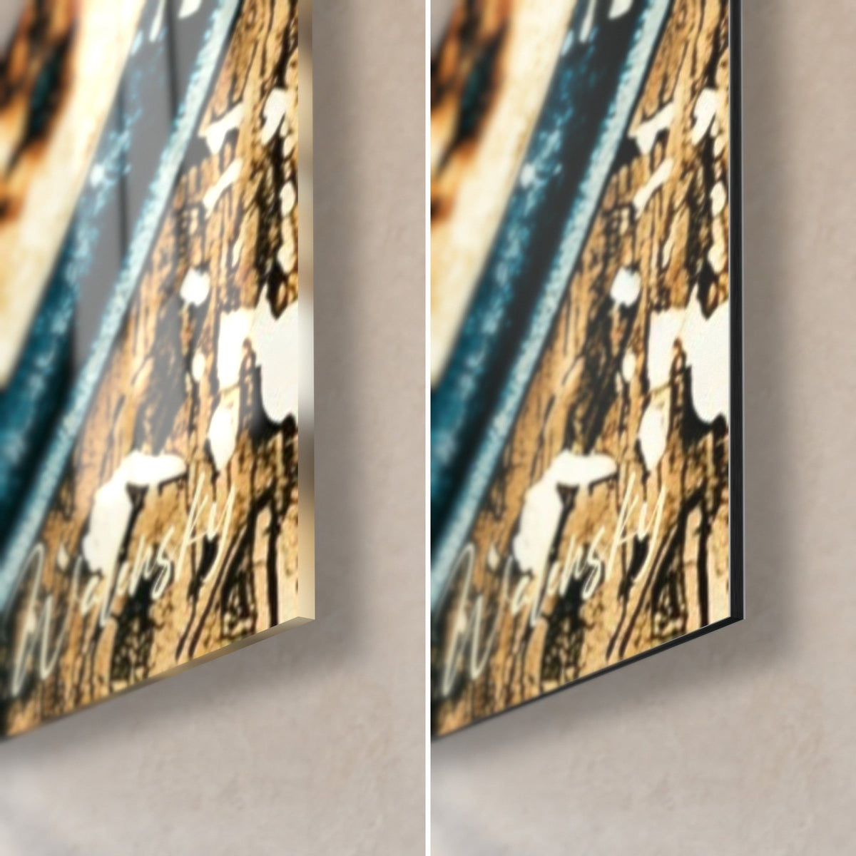 Tableau pizza olives noires et croûte brûlée, coin bas droit : verre acrylique brillant à gauche, alu Dibond mat noir à droite