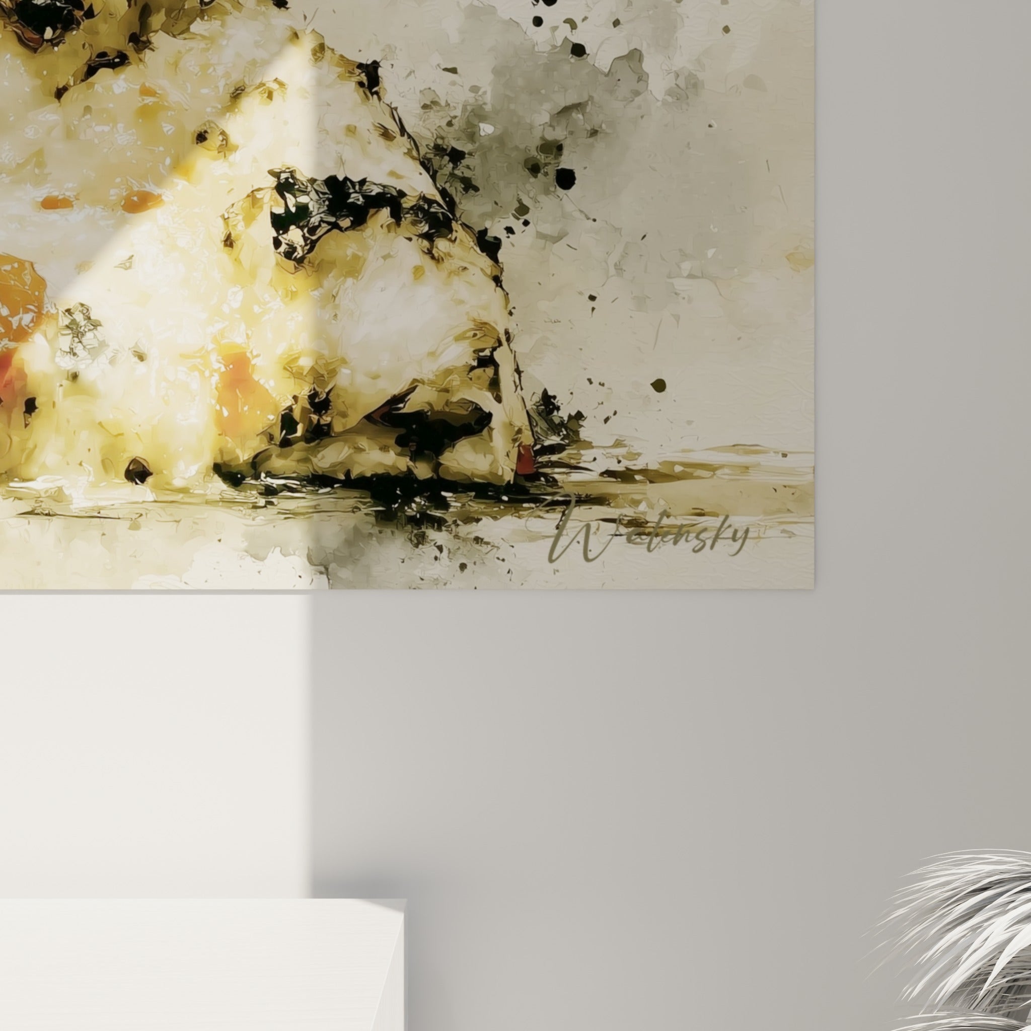 Détail des empâtements orangés et coulures anthracite sur la toile pizza texturée