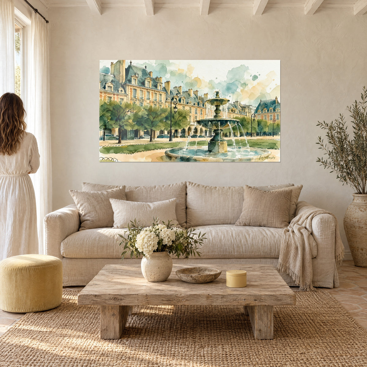 Place parisienne ocre et verte peinte à l'aquarelle, accrochée au-dessus d'un lit dans une chambre claire