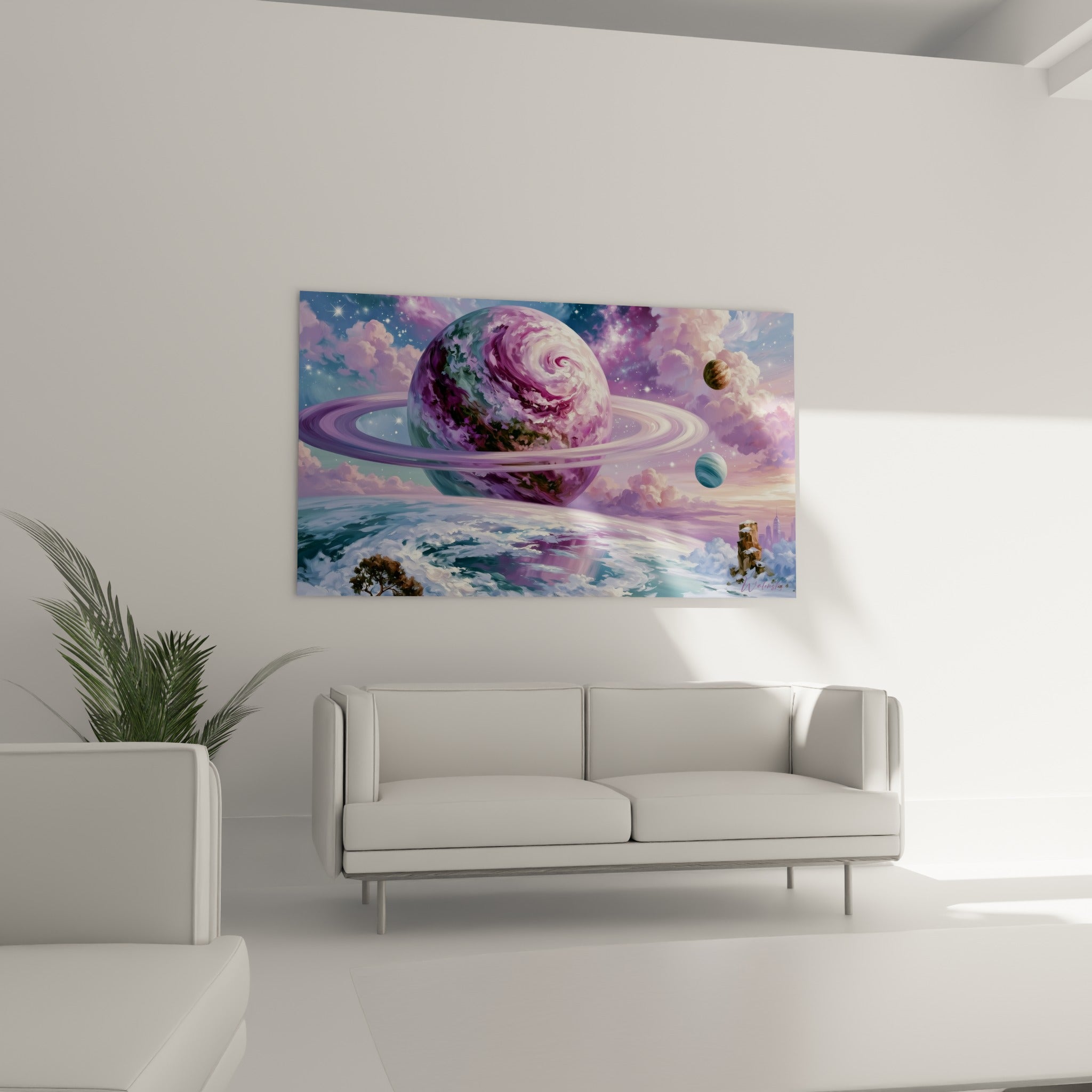 Anneaux nacrés et lunes ocre entourant la planète mauve, au-dessus d'un canapé dans un salon lumineux