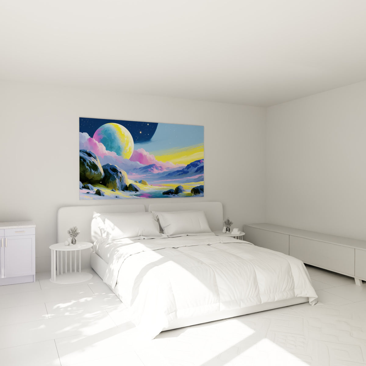 Astre doré et nuages roses illuminent ce tableau Planète, accroché au-dessus d'un lit dans une chambre claire