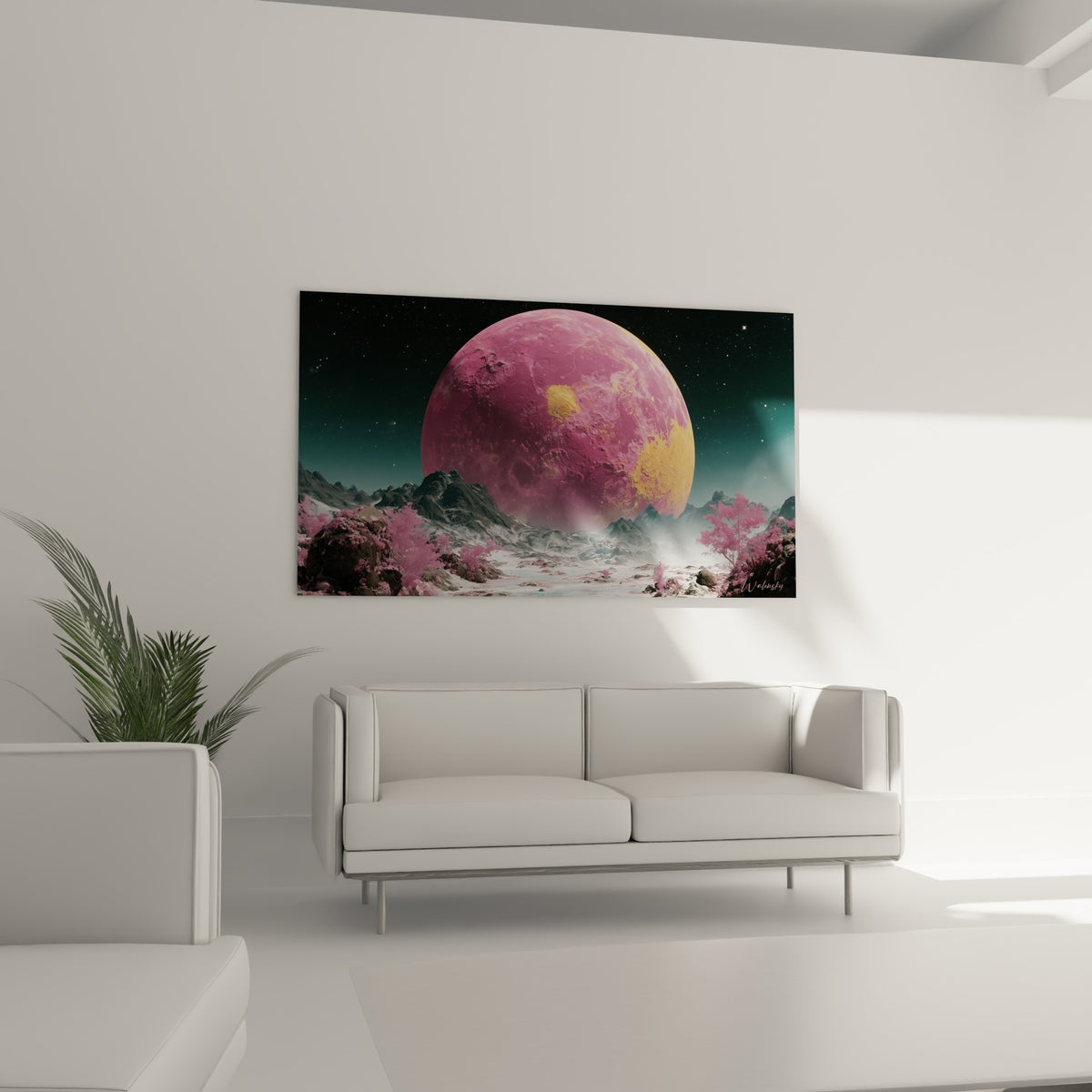 Sphère céleste rose et jaune dominant un paysage rocheux sombre, au-dessus d'un canapé dans un salon lumineux