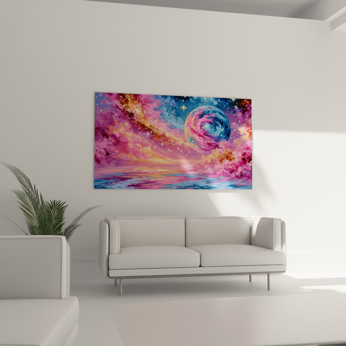 Nuages roses et planète bleu marine peints au-dessus d'un canapé dans un salon lumineux