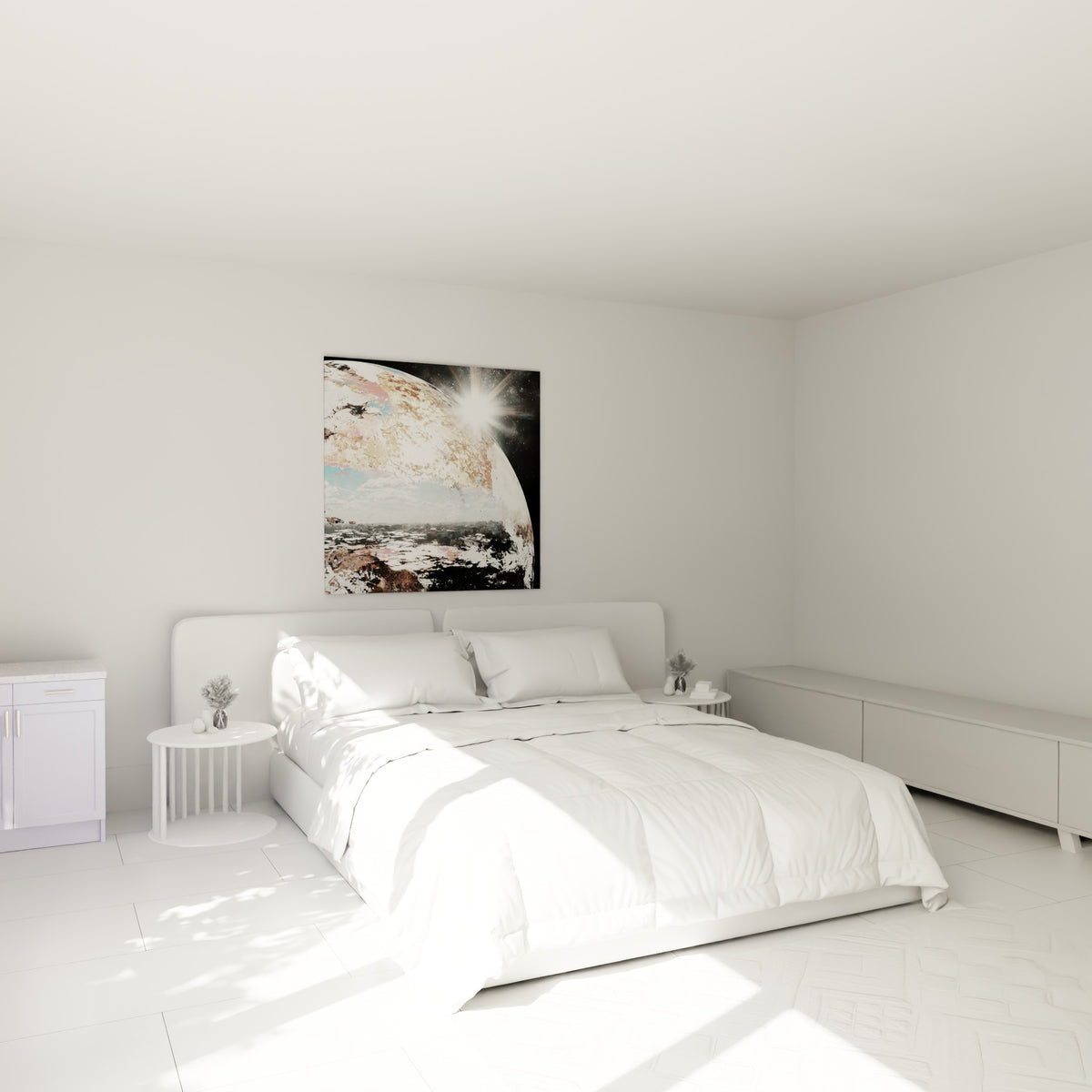 Sphère céleste dorée et bleu pastel accrochée au-dessus d'un lit dans une chambre claire