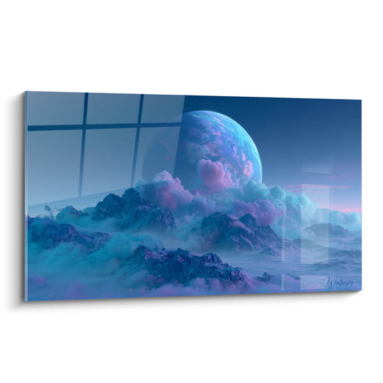 Planète bleue et violette émergeant de nuages au-dessus de montagnes enneigées