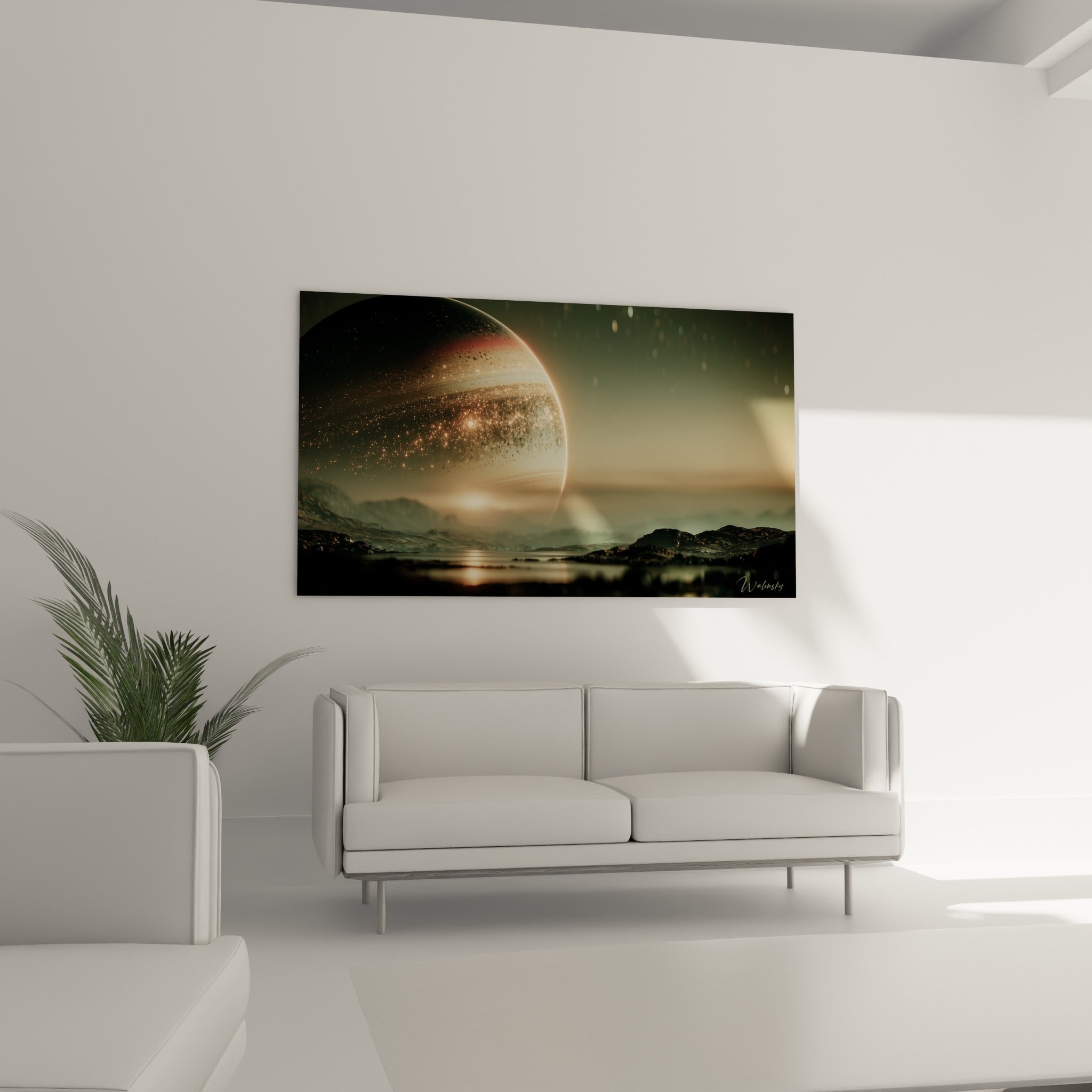 Sphère céleste dorée aux reliefs lumineux dominant un ciel anthracite, au-dessus d'un canapé dans un salon lumineux