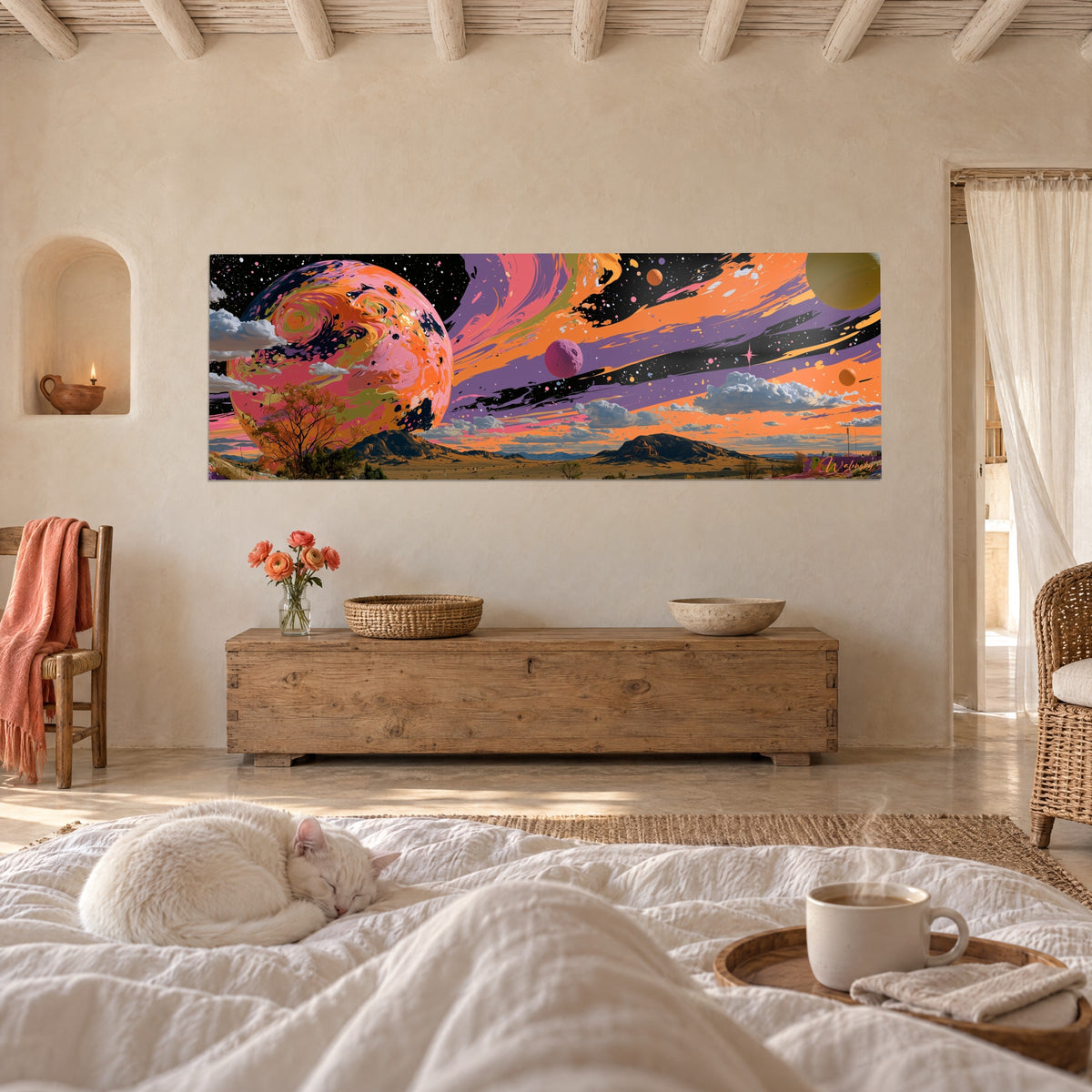 Tableau géante rose et orange aux nébuleuses crème, ciel violet strié de noir étoilé, chat blanc, au-dessus d'un lit dans une chambre claire