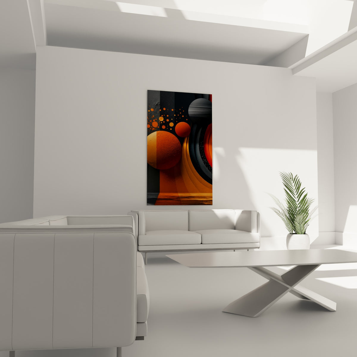 Composition cosmique orange et noire de la planète accrochée au-dessus d'un canapé dans un salon lumineux
