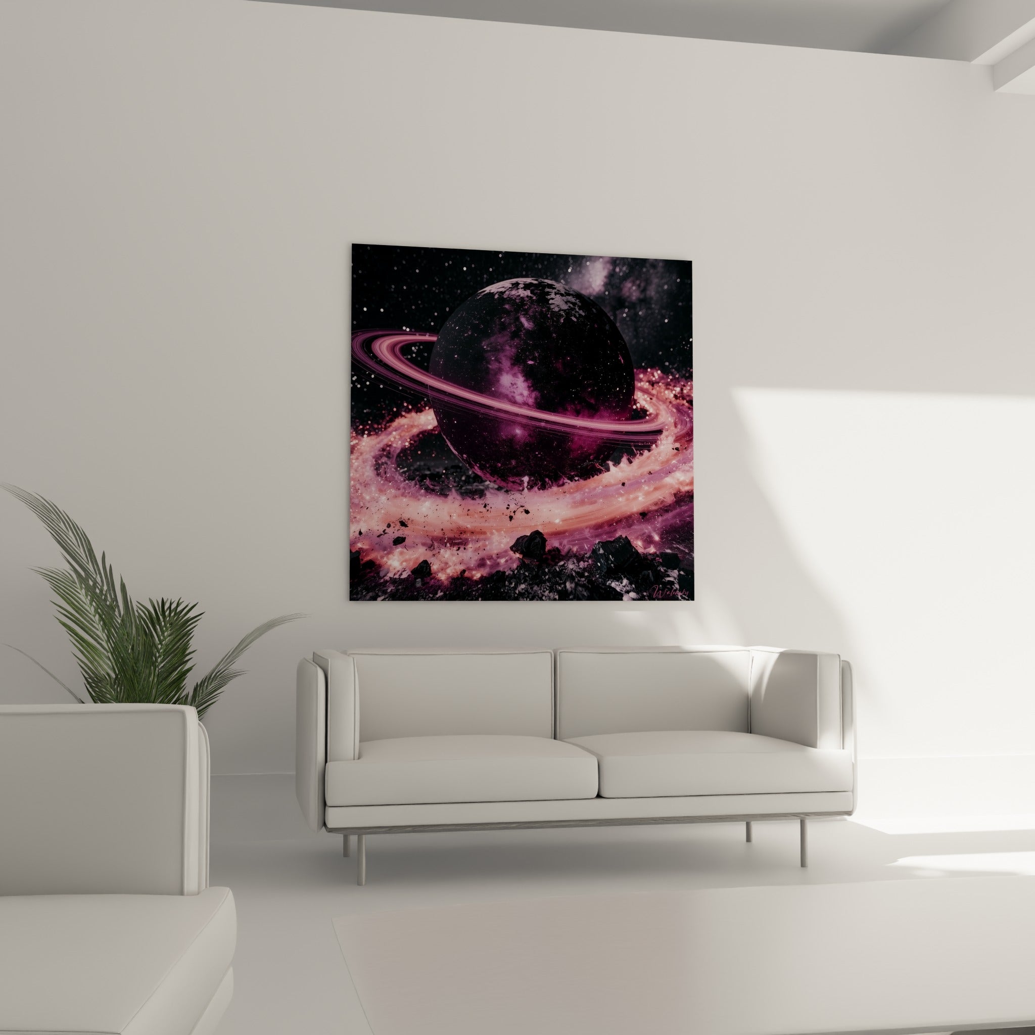 Sphère cosmique violette et anneau rose lumineux, au-dessus d'un canapé dans un salon lumineux