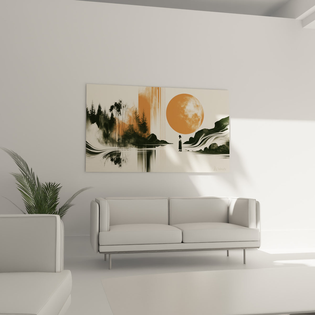 Femme minuscule devant un disque orange lumineux, tableau Planète au-dessus d'un canapé dans un salon lumineux