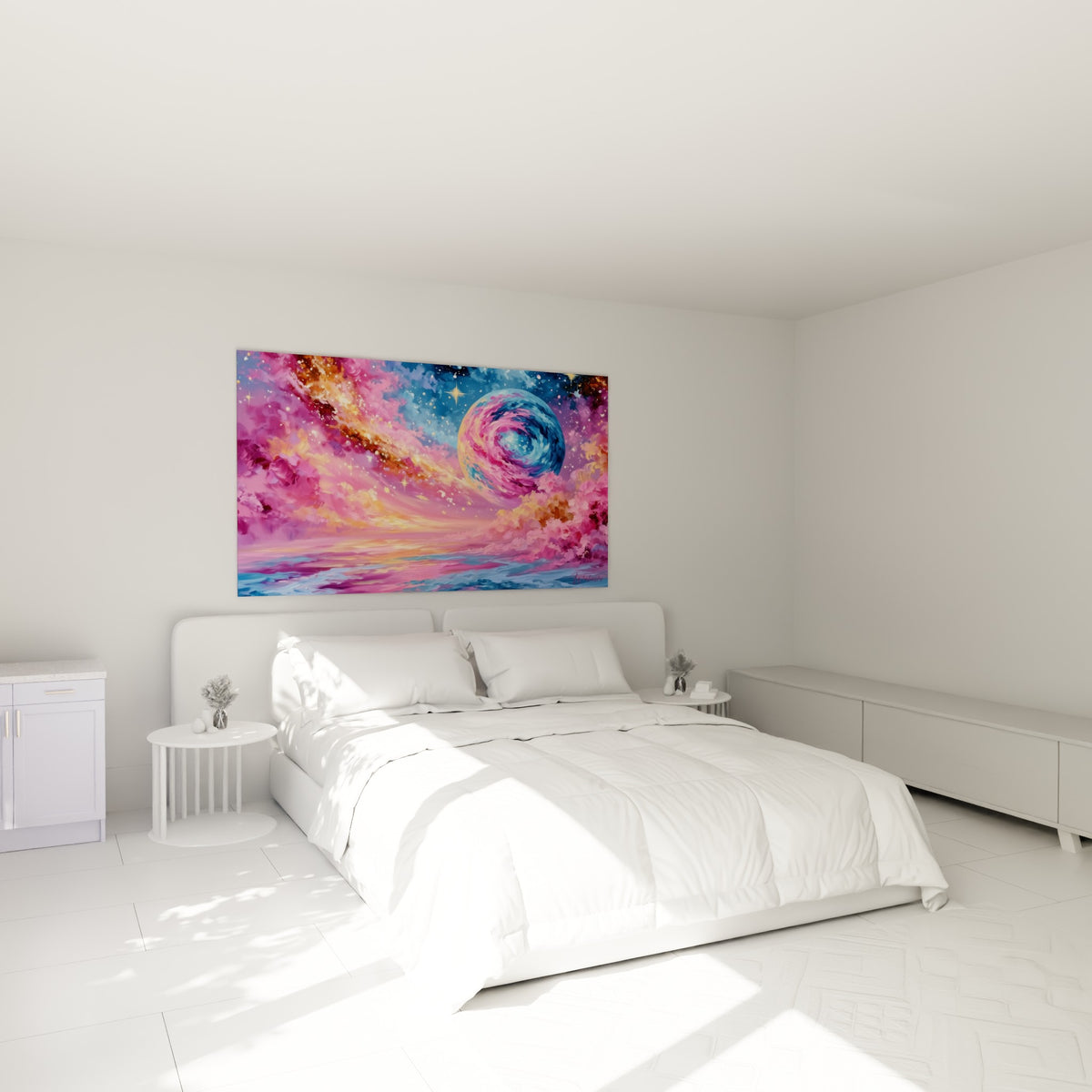 Cosmos tourbillonnant rose et doré peint au-dessus d'un lit dans une chambre claire