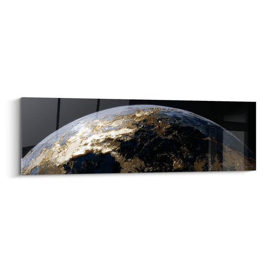 Planète dorée aux reliefs noirs, surface texturée sculptée par une lumière rasante intense.