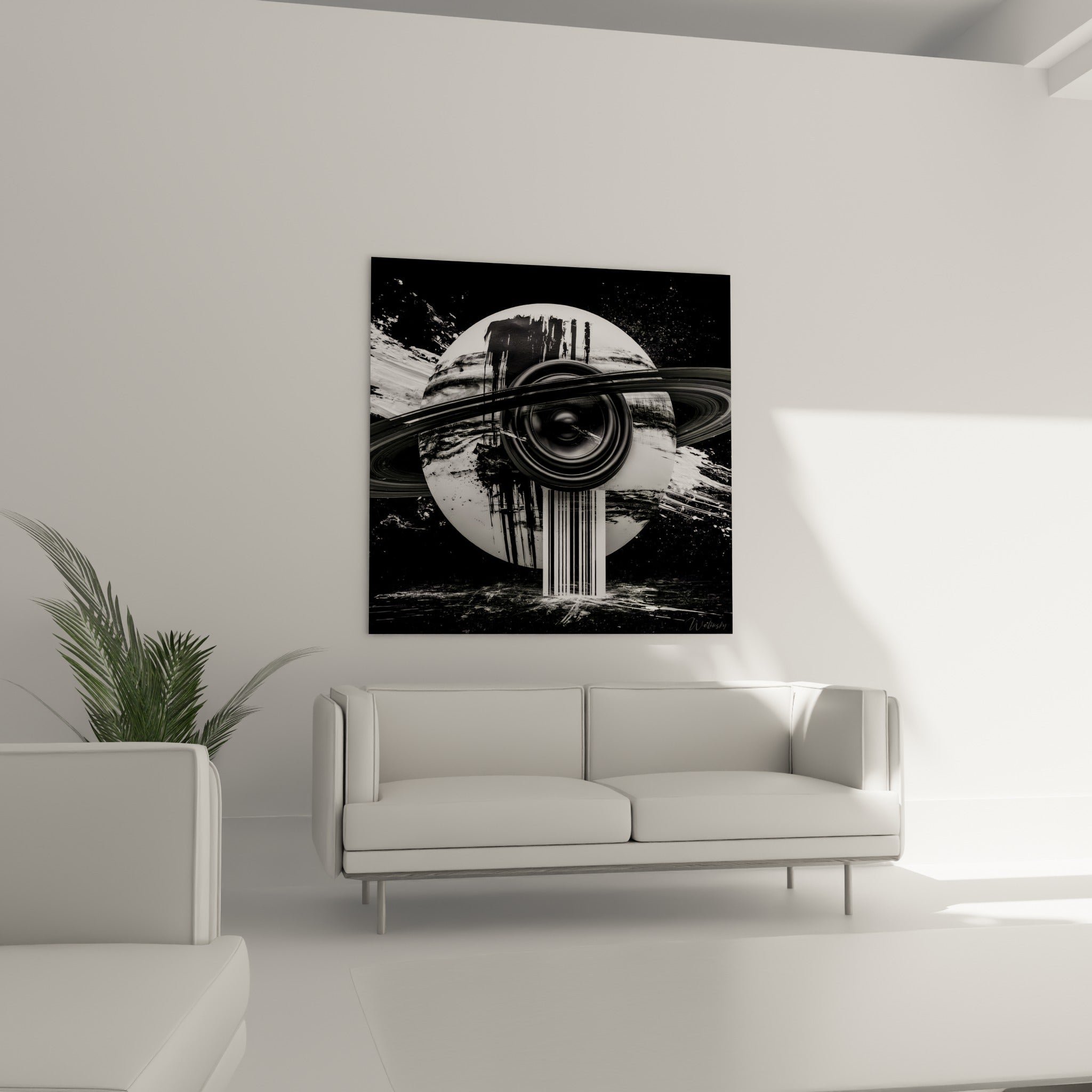 Enceinte audio noire fusionnée à une planète blanche et grise, au-dessus d'un canapé dans un salon lumineux
