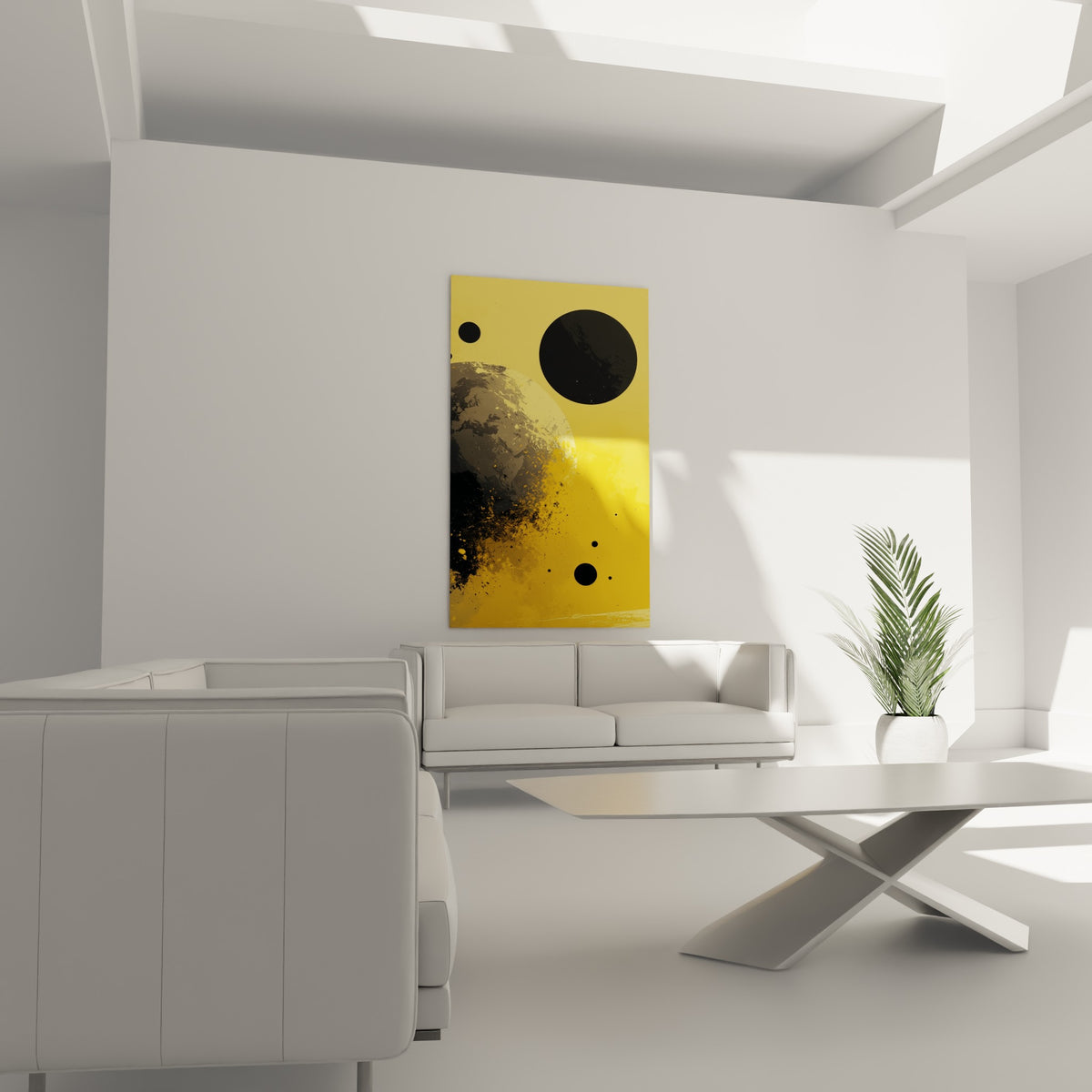 Planète fragmentée jaune et noire aux formes géométriques, suspendue au-dessus d'un canapé dans un salon lumineux