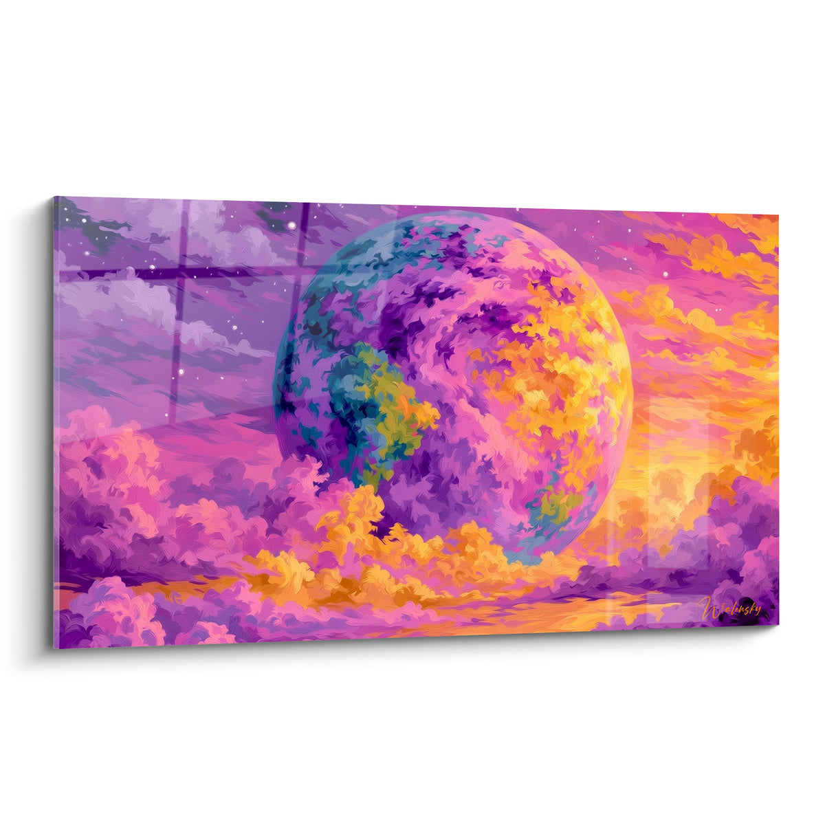 Planète violette et orangée aux nuées texturées, sphère lumineuse sur fond étoilé mauve