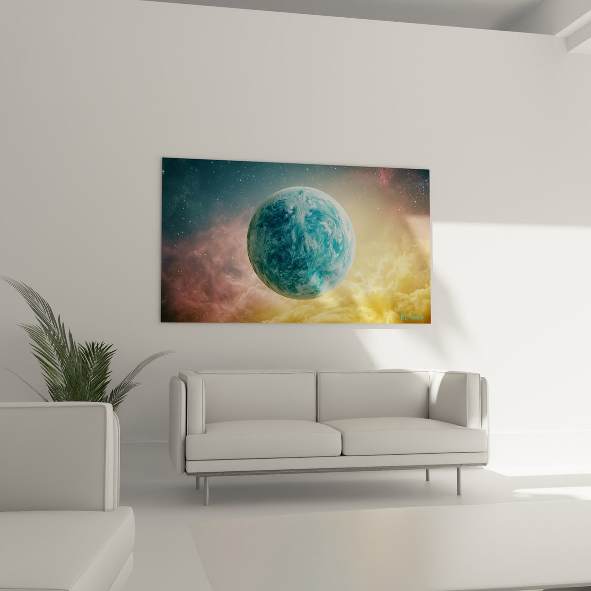 Astre turquoise flottant parmi des nuages dorés et roses au-dessus d'un canapé dans un salon lumineux