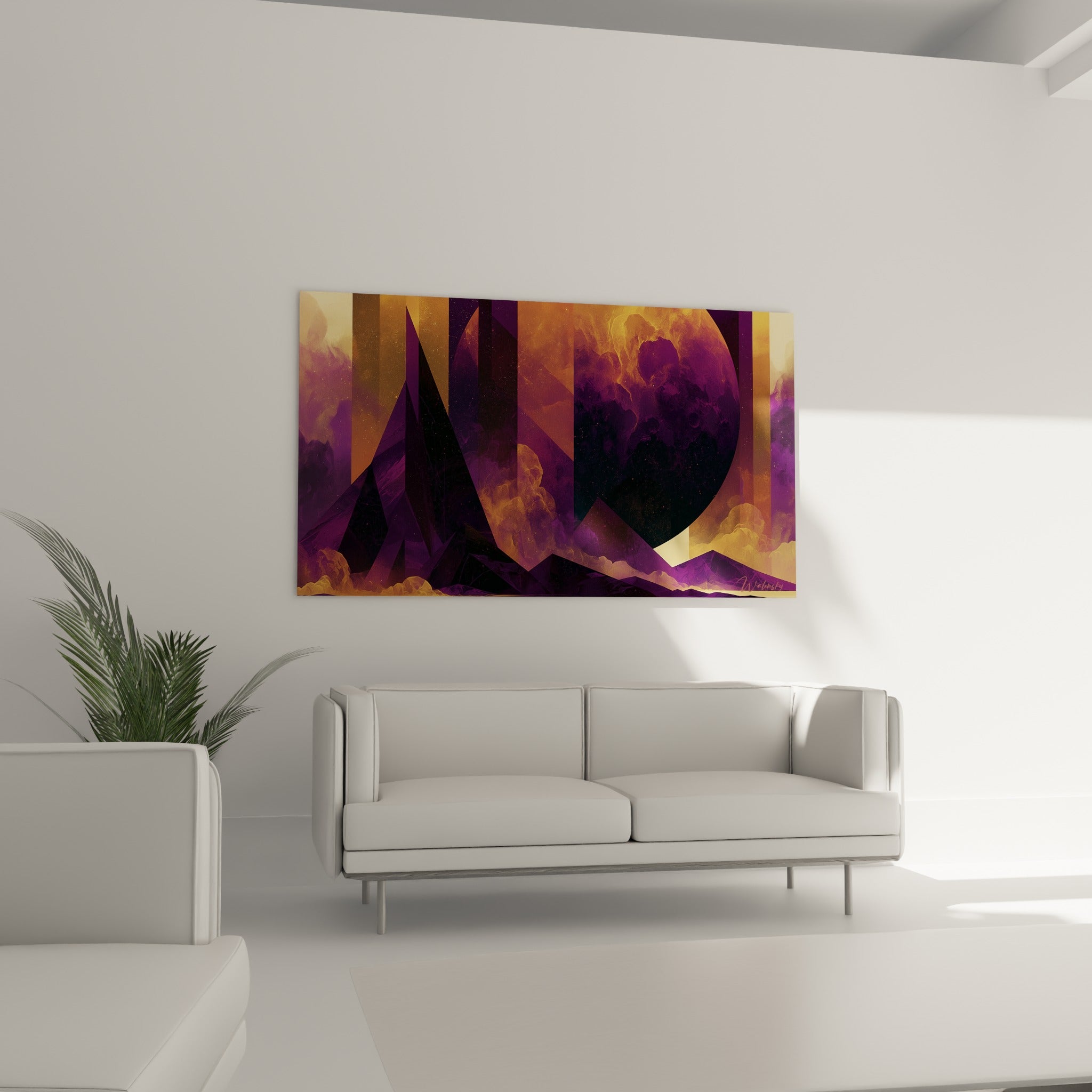 Astre cuivré et pics violets du tableau Planète au-dessus d'un canapé dans un salon lumineux