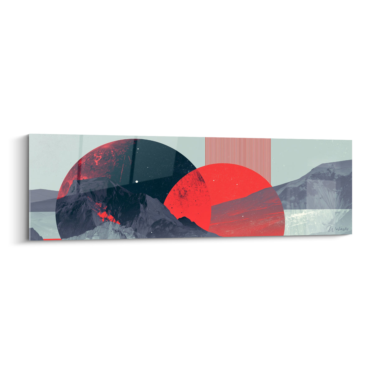 Planète rouge et anthracite superposées sur un relief montagneux gris, composition graphique cosmique.