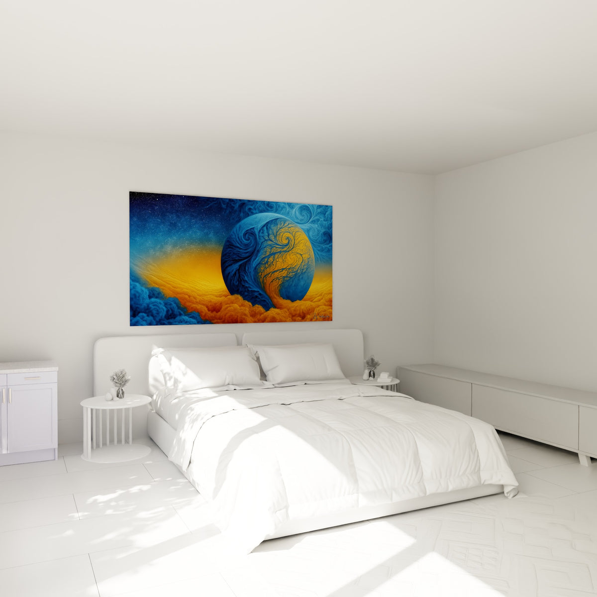 Planète tourbillonnante bleue et orange aux volutes organiques, au-dessus d'un lit dans une chambre claire