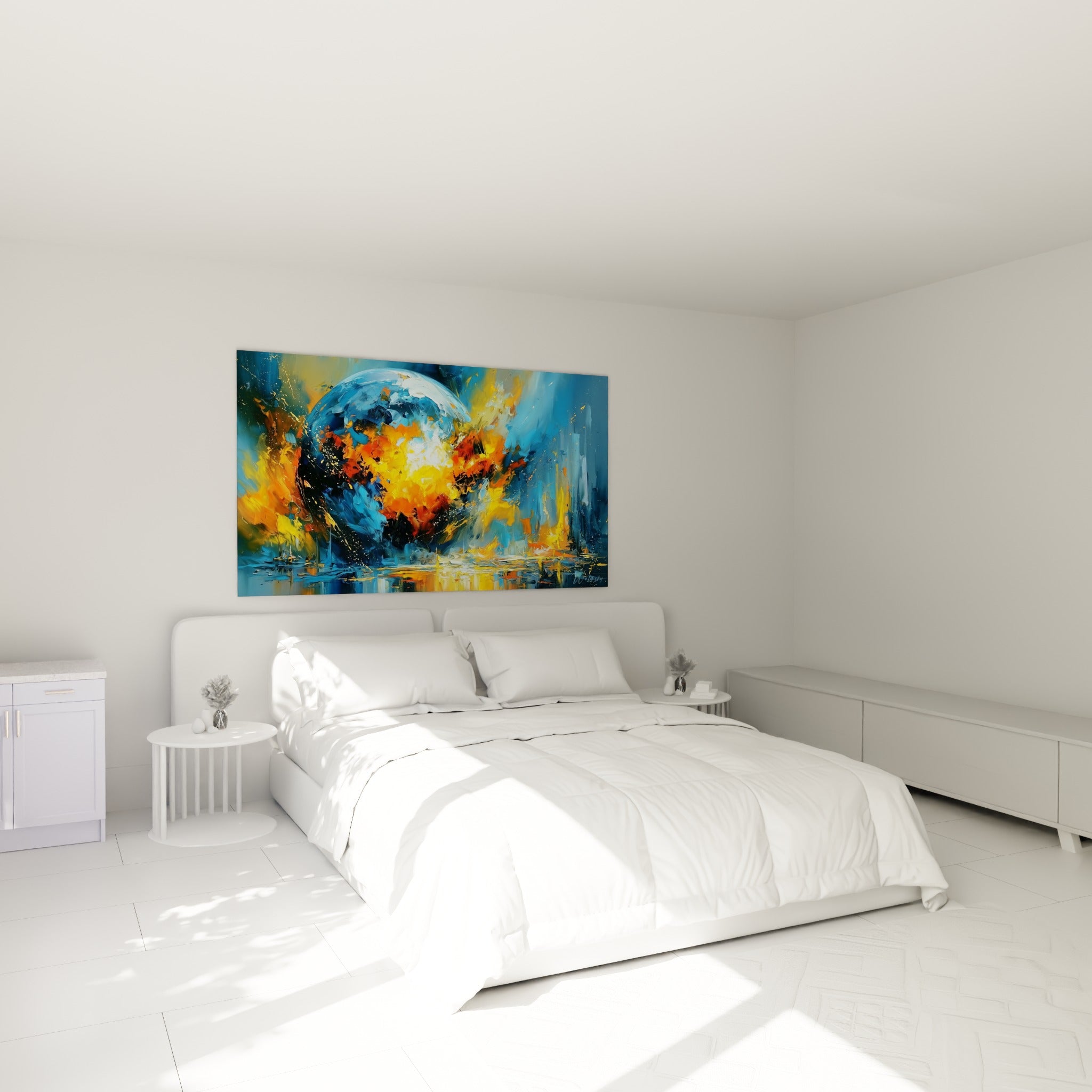 Sphère planétaire bleue et orangée en éclat, accrochée au-dessus d'un lit dans une chambre claire