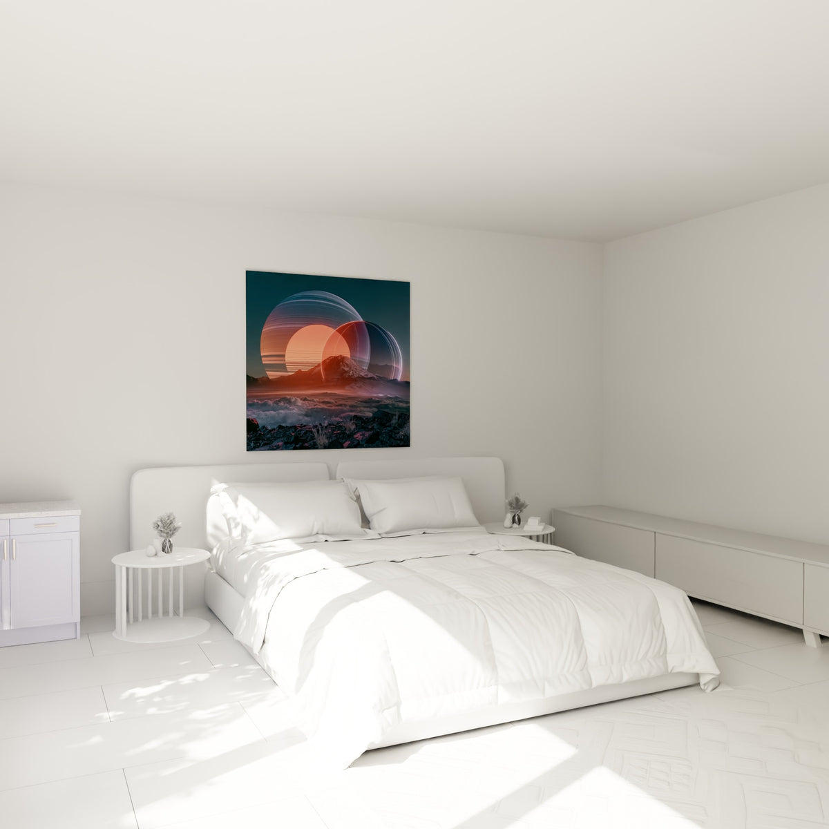 Sphère orange et anneaux anthracite de la Planète, au-dessus d'un lit dans une chambre claire