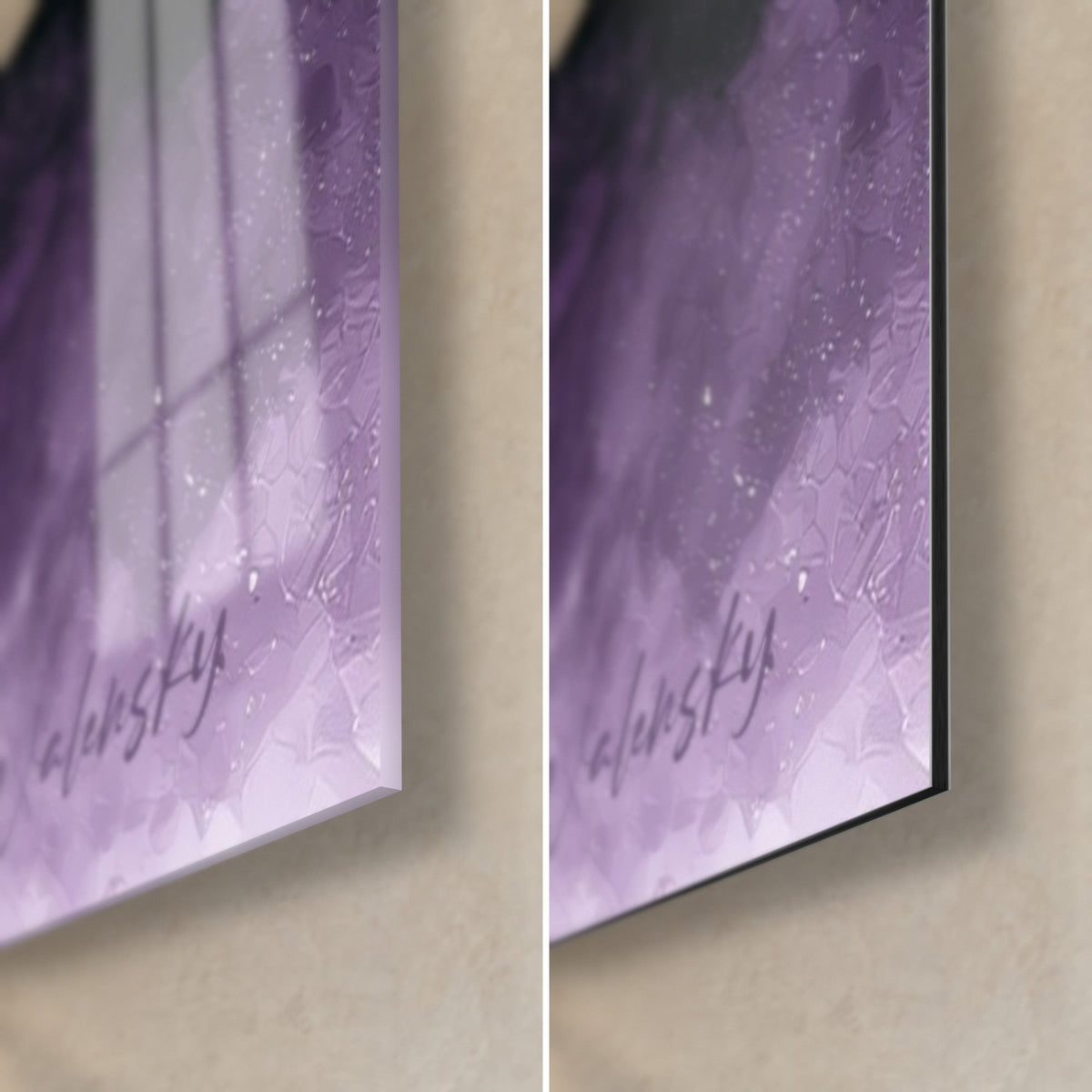 Quadro pianeta viola, angolo in basso a destra: vetro lucido con riflessi di finestra e Dibond nero opaco, bordo da 3 mm