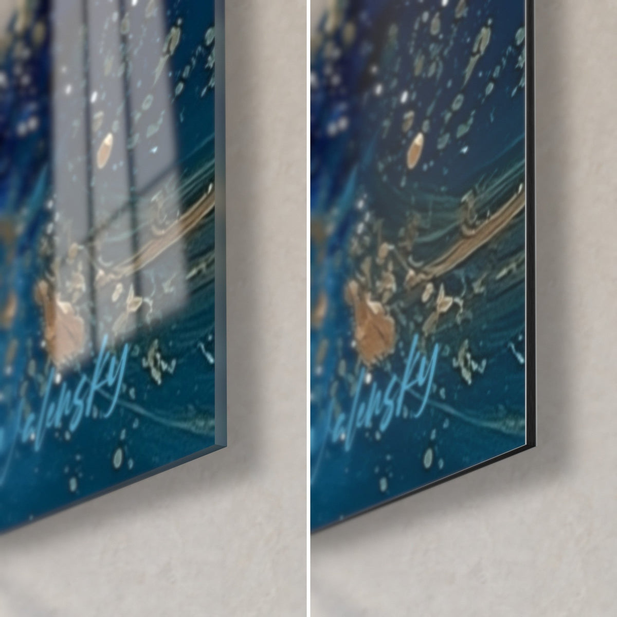 Tableau sphère bleue et dorée, coin bas droit : verre acrylique brillant reflétant la lumière à gauche, alu Dibond mat à droite, tranche de 3 mm