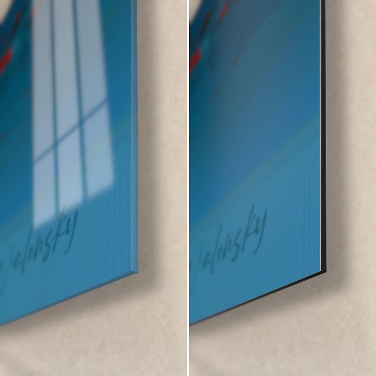 Cuadro esfera azul y roja, esquina inferior derecha: cristal acrílico brillante que refleja la ventana, Dibond de aluminio mate y canto negro