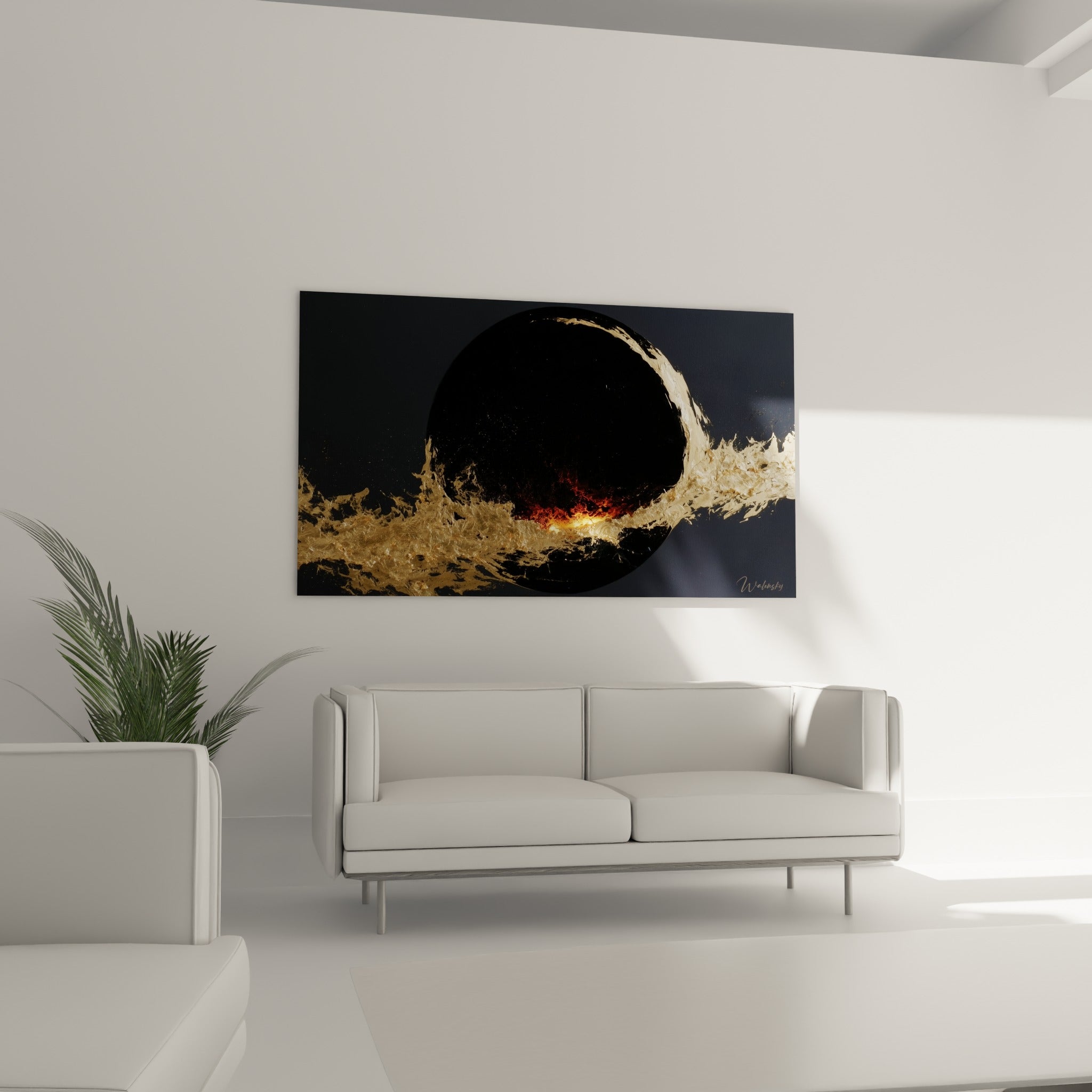 Traînée d'or traversant une sphère noire, tableau Planète disposé au-dessus d'un canapé dans un salon lumineux