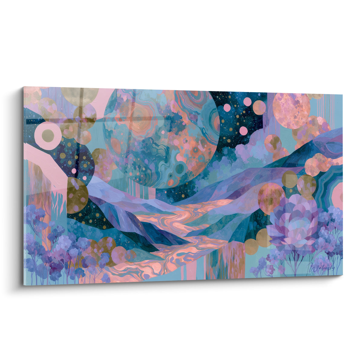 Vallée montagneuse bleu marine et rose survolée de sphères dorées, style aquarelle onirique Planète