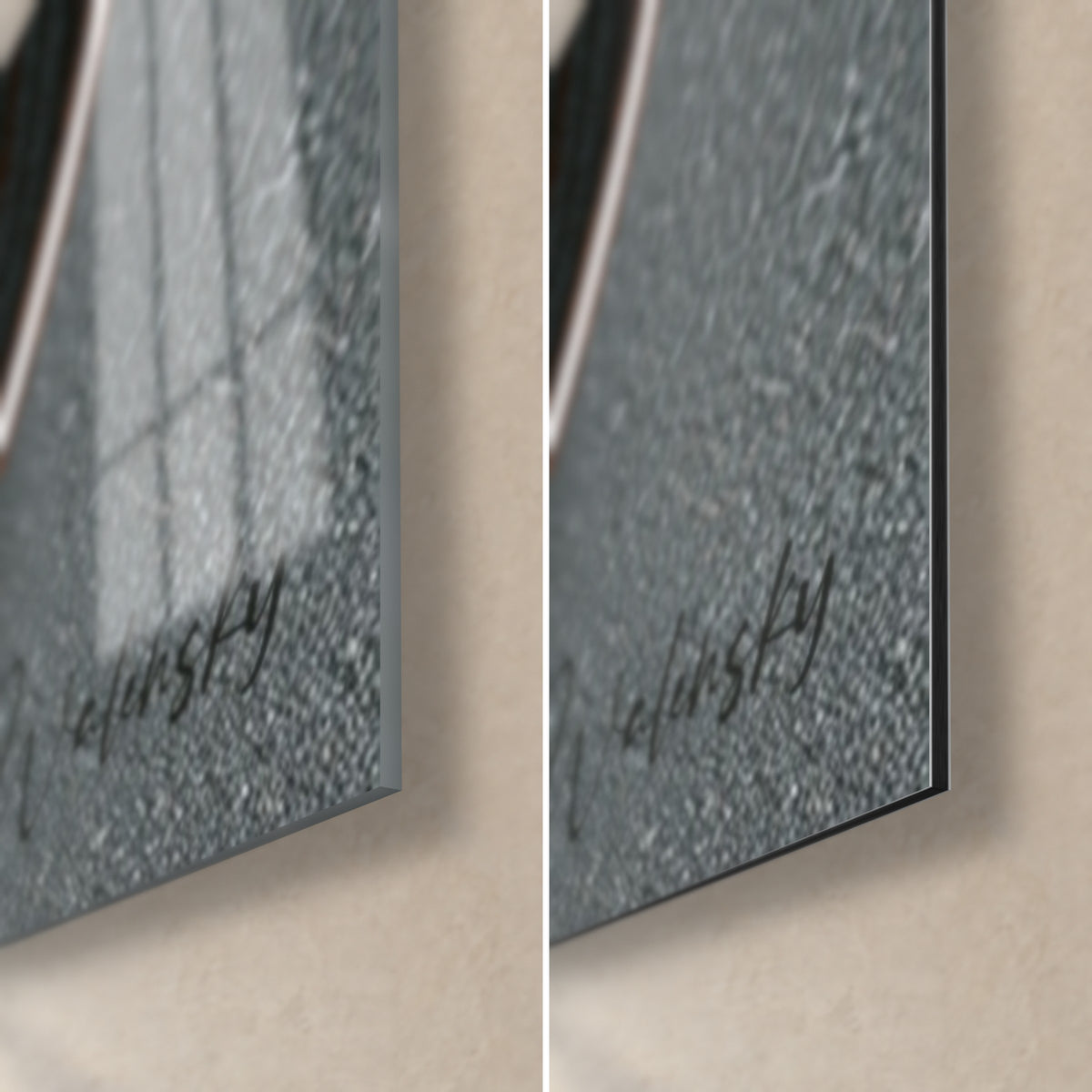 Gemälde karamellisierter Jakobsmuscheln auf anthrazitfarbenem Teller, untere rechte Ecke, glänzendes Acrylglas links, mattes Dibond-Aluminium rechts