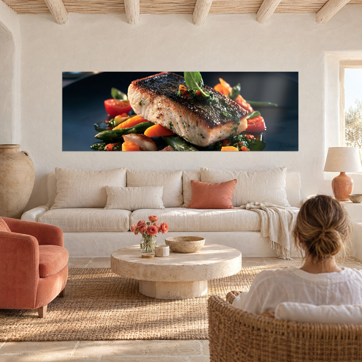 Tableau filet de poisson à la peau noire grillée, tomates cerises rouges et carottes orangées, au-dessus d'un canapé dans un salon lumineux