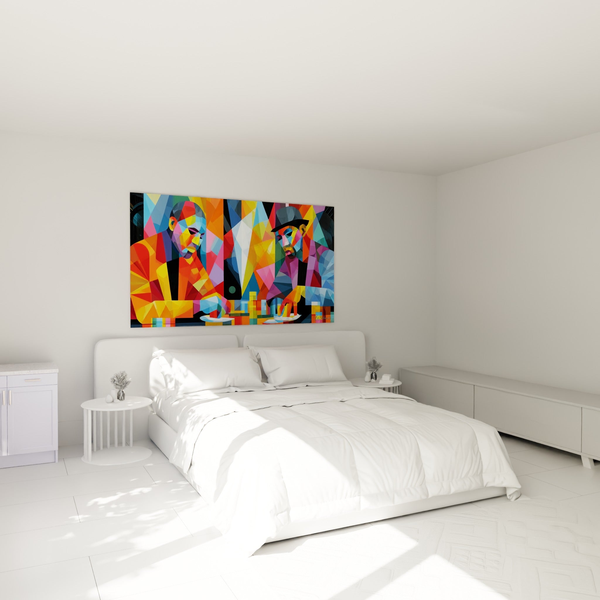 Joueurs de cartes fragmentés en orange et turquoise, accrochés au-dessus d'un lit dans une chambre claire