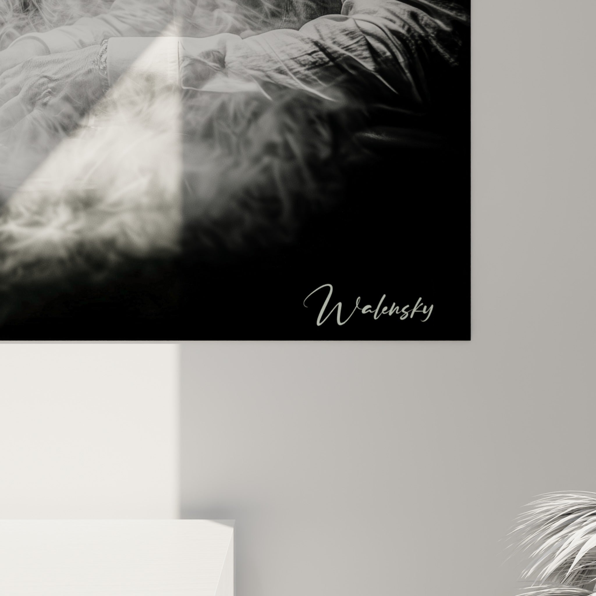 Grain photographique visible sur ce tableau poker, volutes de fumée blanche et tons anthracite accrochés au mur