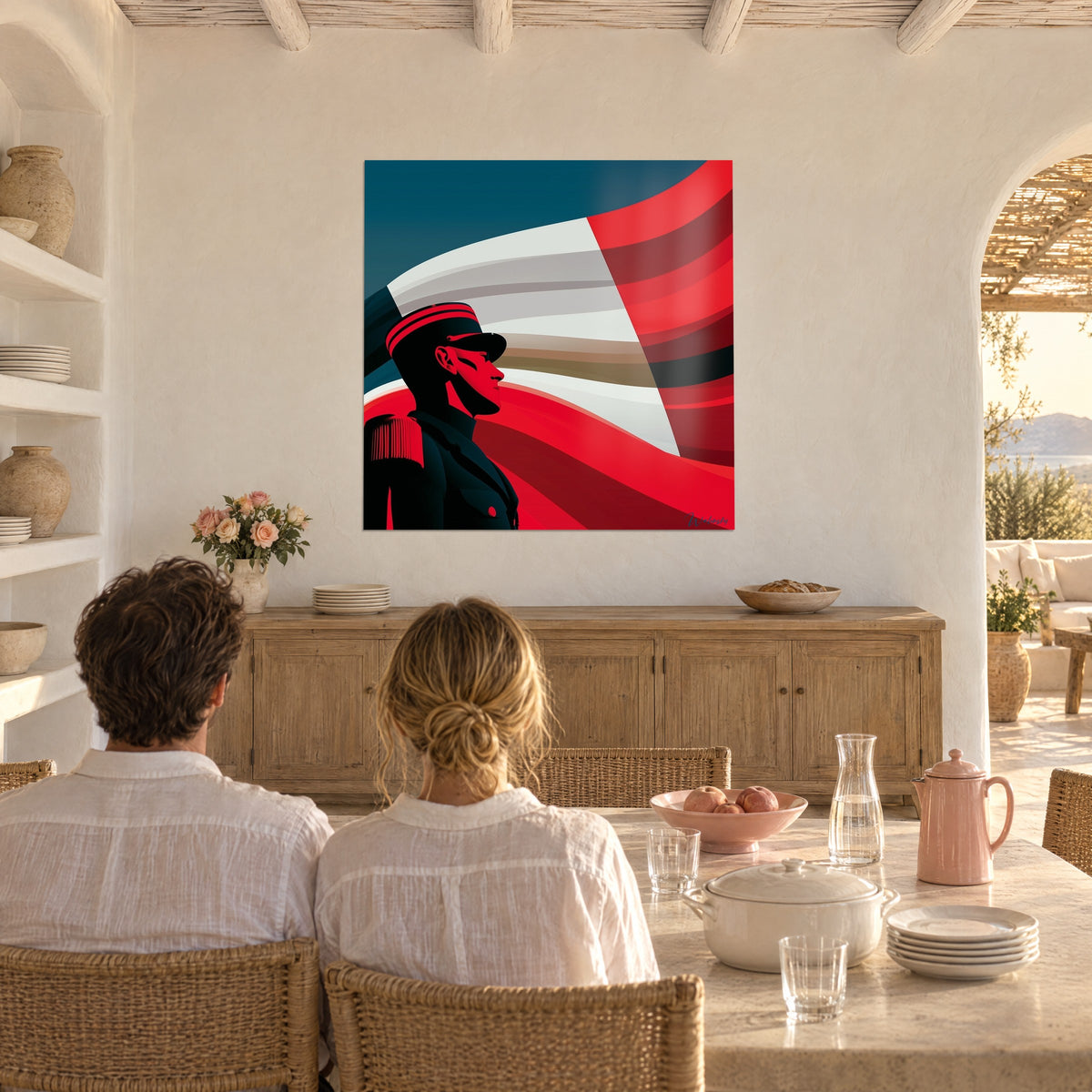 Schilderij trots profiel van een militair met rood geborduurde schouderlus, scharlakenrode en witte banden, mediterrane woonkamer met gekalkte muren