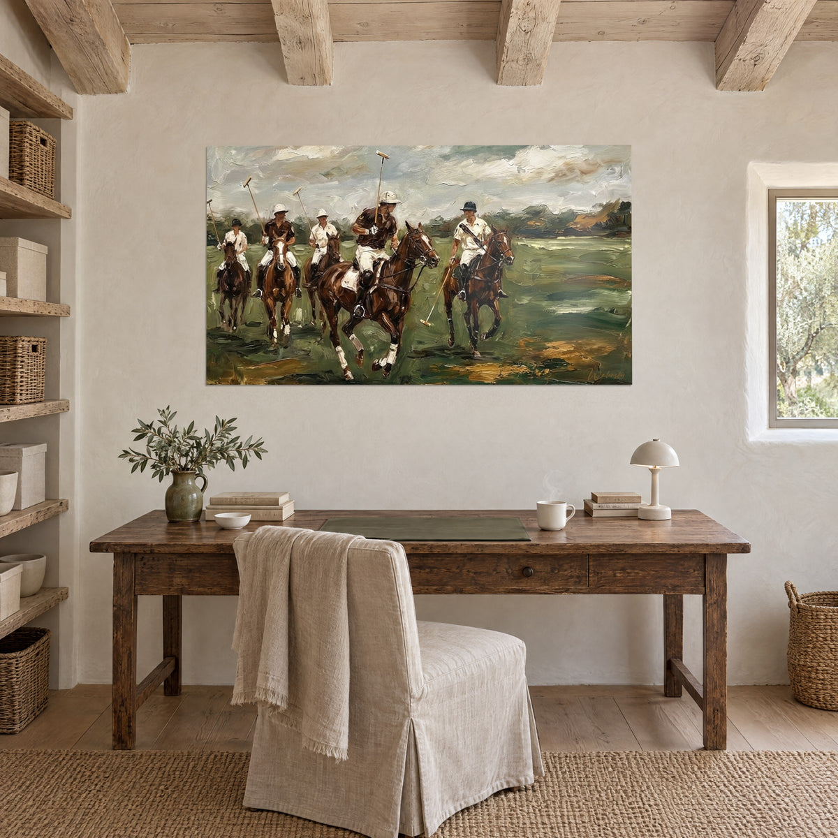 Gemälde Polo-Ritt in strukturierter Malerei, Hintergrund aus grünen Hügeln und grauem Himmel, über einem Schreibtisch aus rustikalem Holz