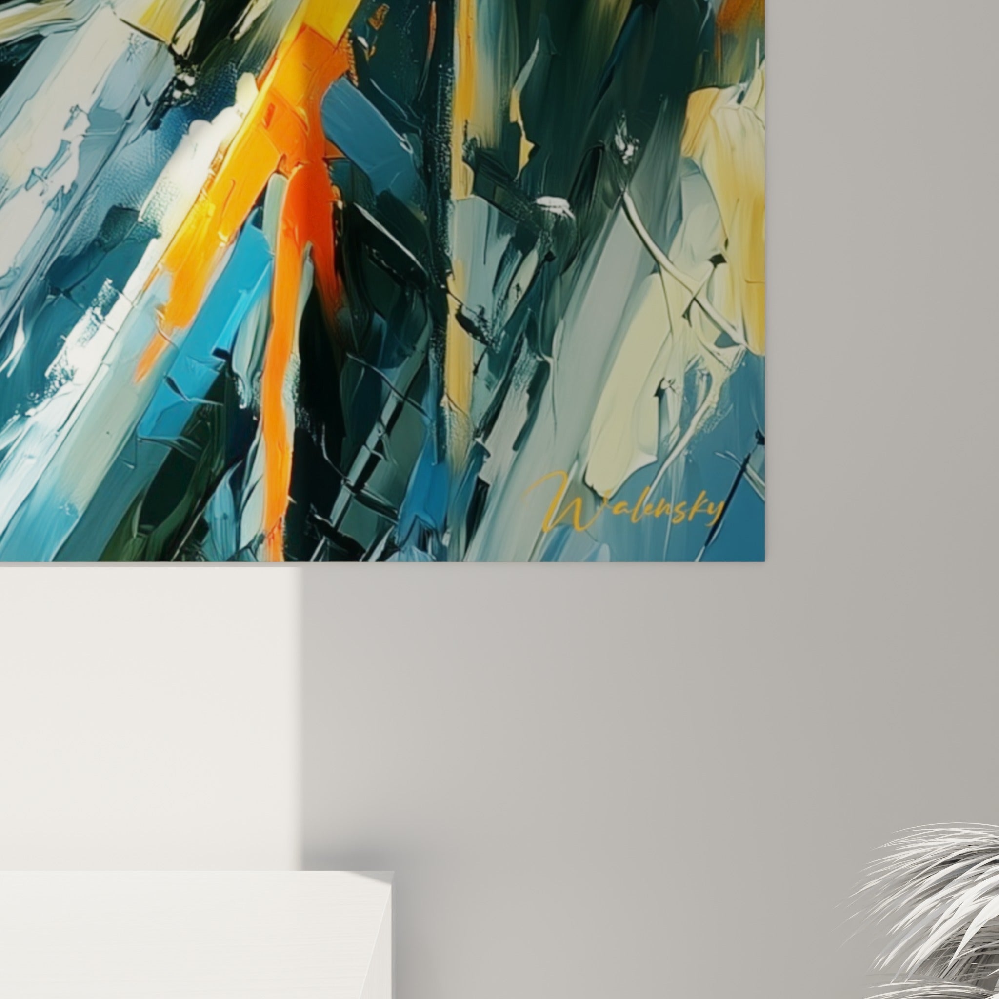 Empâtements bleu ardoise et coulures orange vif se mêlant à la fumée grise sur la toile du tableau pompier