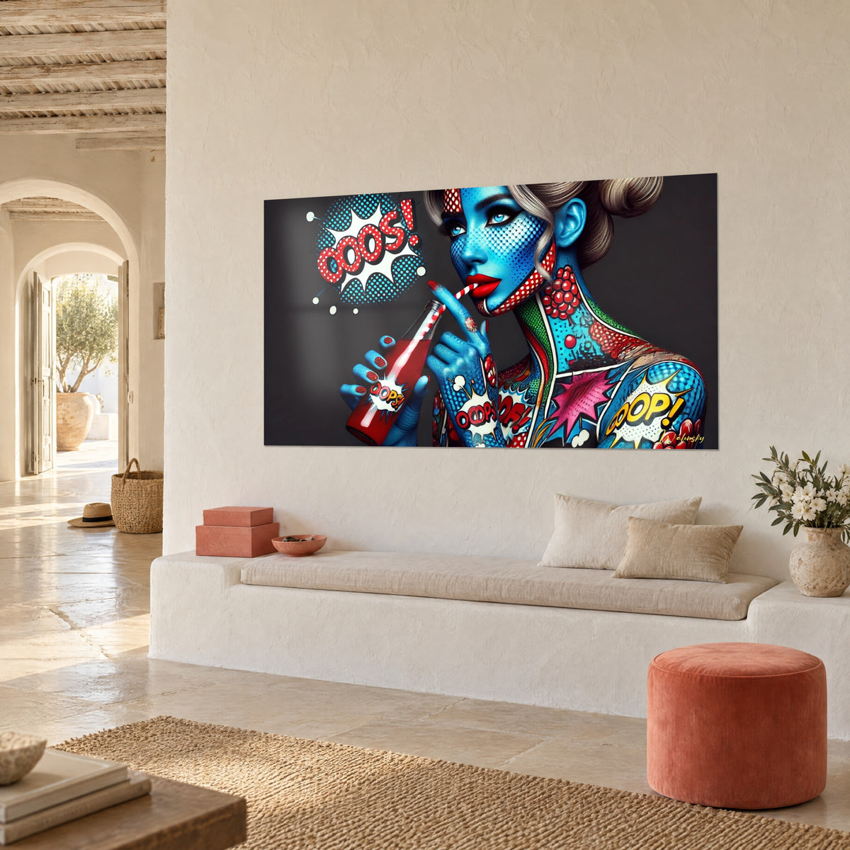 Πίνακας pop art πορτρέτο γυναίκας με μπλε και κόκκινες τελείες, ριγέ καλαμάκι, λευκός τοίχος μεσογειακού σπιτιού