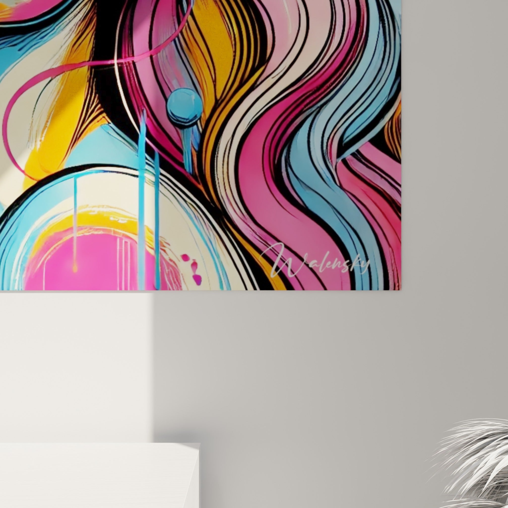 Coulures de peinture bleu ciel et rose vif avec gouttes en relief, grain texturé visible sur la toile