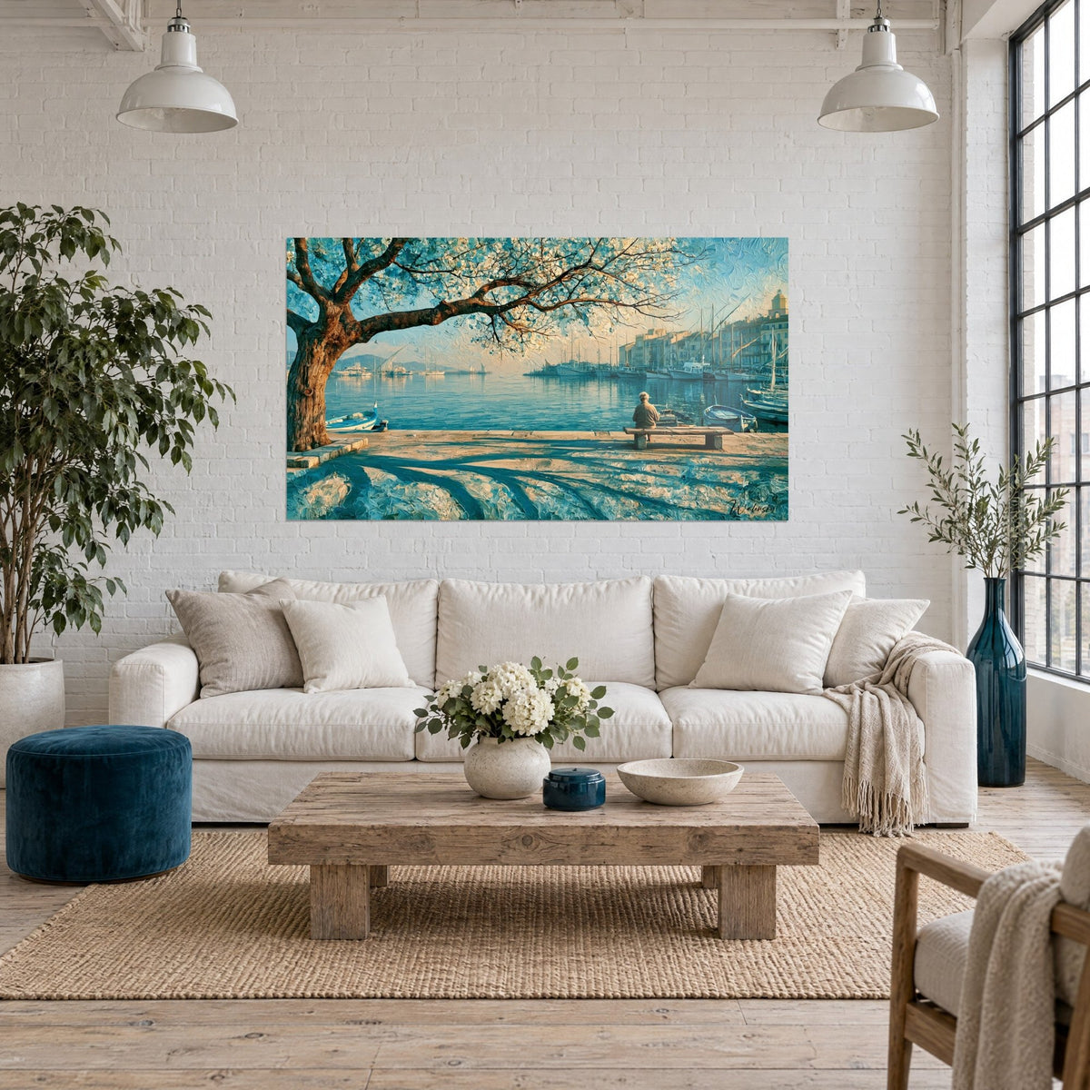 Tableau arbre fleuri aux pétales dorés penchant sur un quai bleu turquoise, vieil homme sur un banc, au-dessus d'un canapé dans un salon lumineux